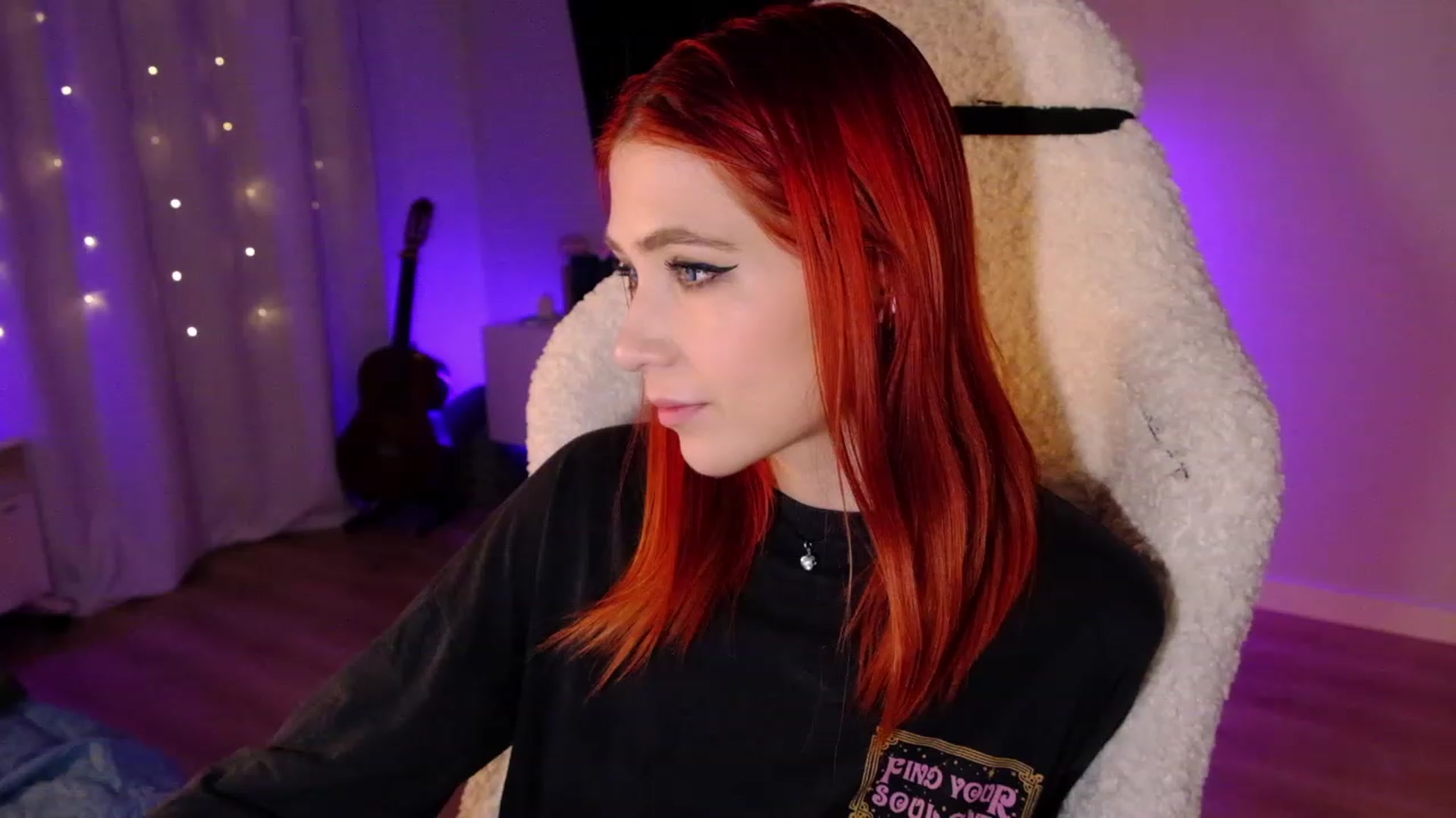 Gallery image thumbnail from JulyRedFox's myfreecams stream on, 01/31/2023, 03:04 image 15 of 20