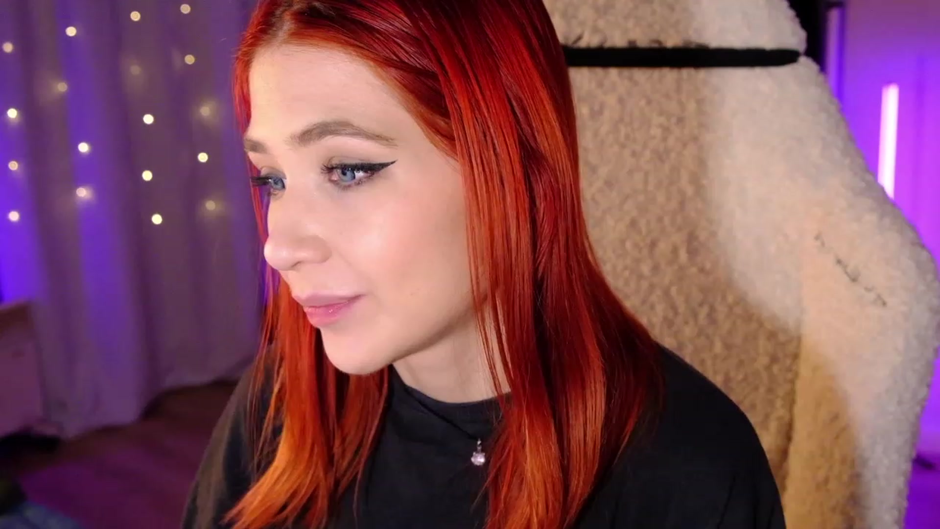 Gallery image thumbnail from JulyRedFox's myfreecams stream on, 01/31/2023, 03:04 image 19 of 20
