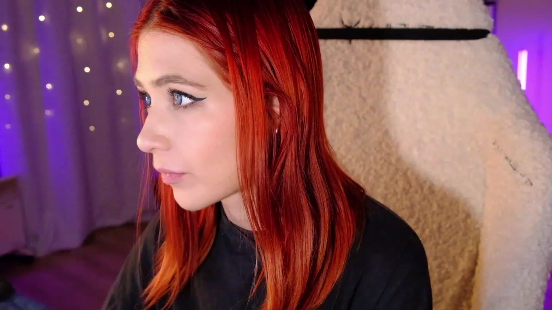 Gallery image thumbnail from JulyRedFox's myfreecams stream on, 01/31/2023, 03:04 image 17 of 20