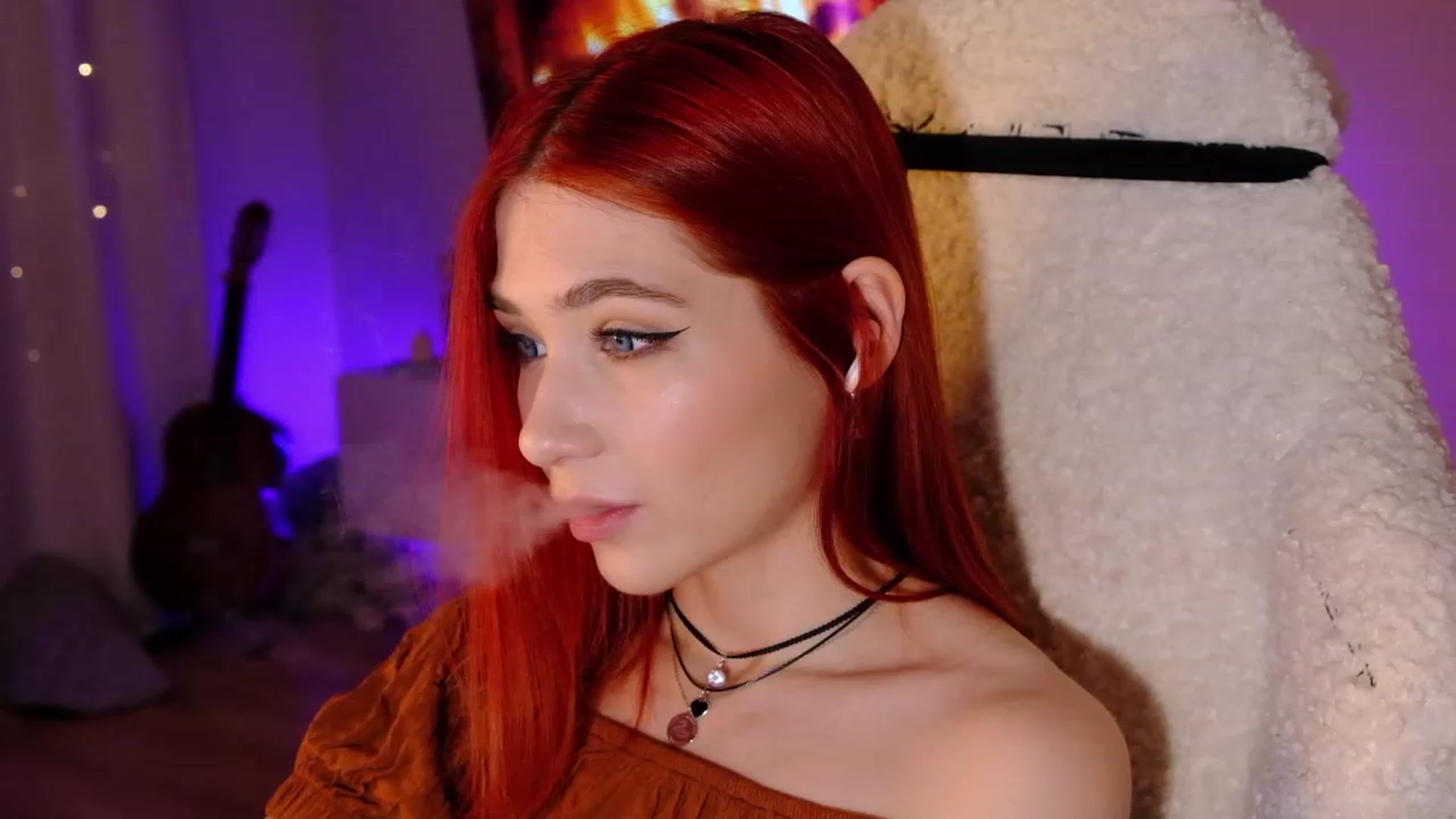 Gallery image thumbnail from JulyRedFox's myfreecams stream on, 02/01/2023, 01:04 image 18 of 20