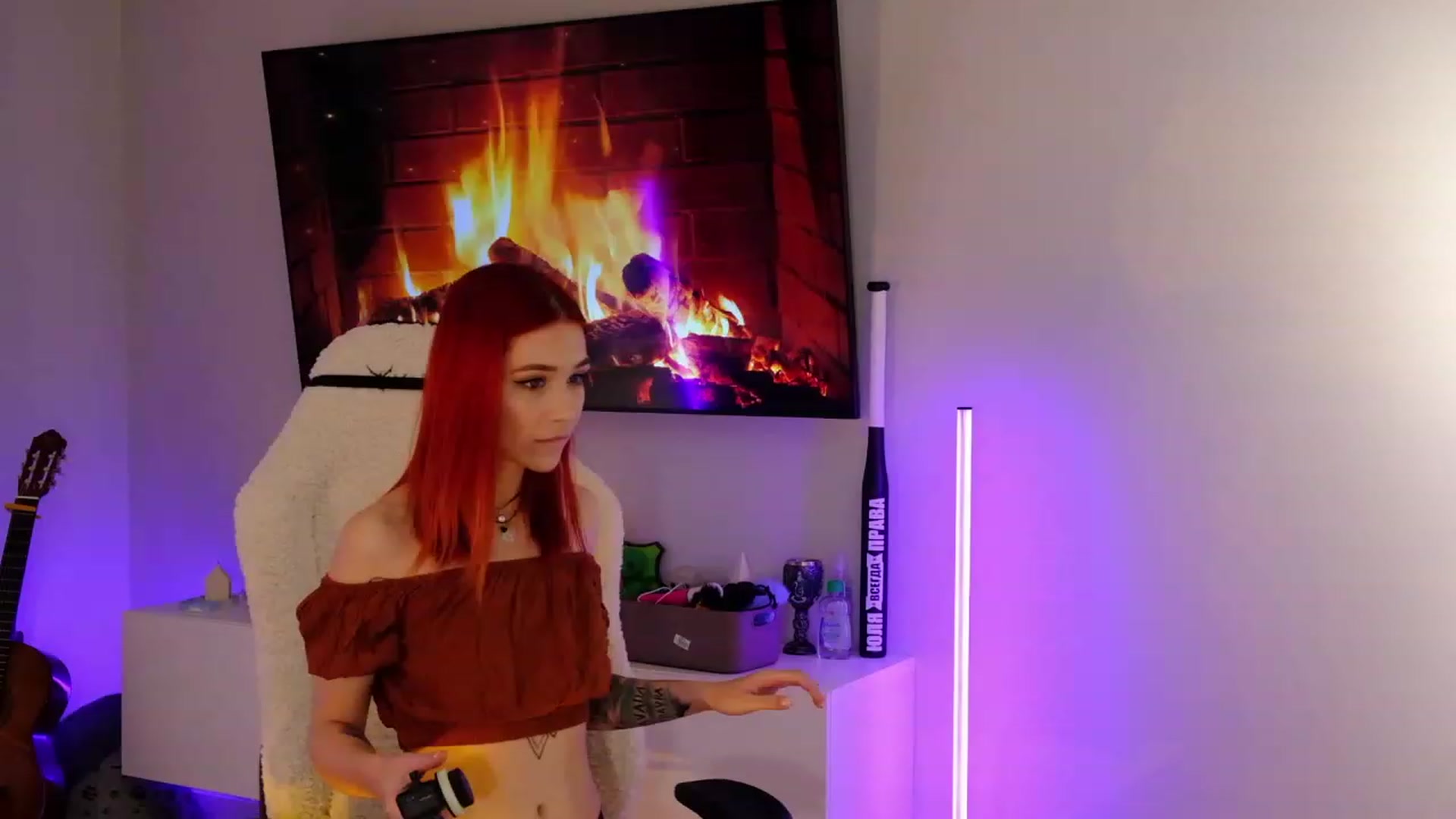 Gallery image thumbnail from JulyRedFox's myfreecams stream on, 02/01/2023, 01:04 image 13 of 20