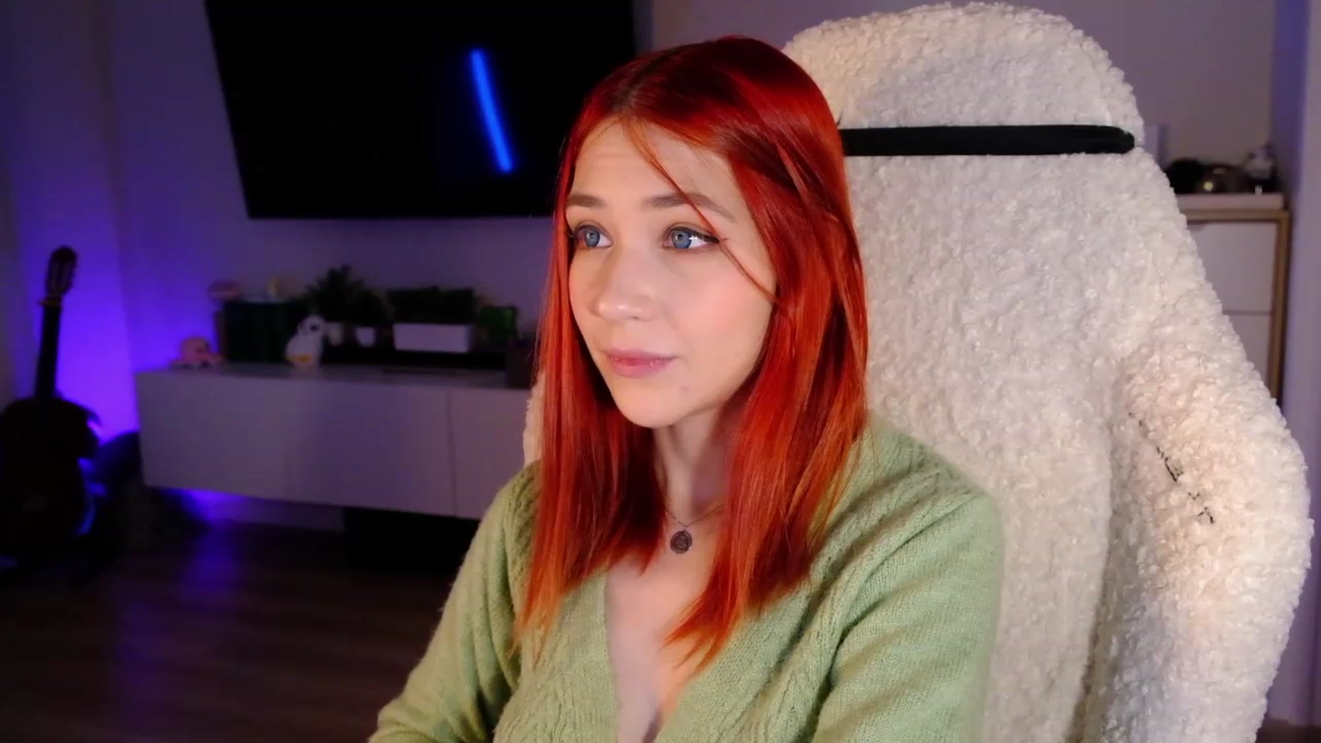 Gallery image thumbnail from JulyRedFox's myfreecams stream on, 02/05/2023, 02:45 image 16 of 20