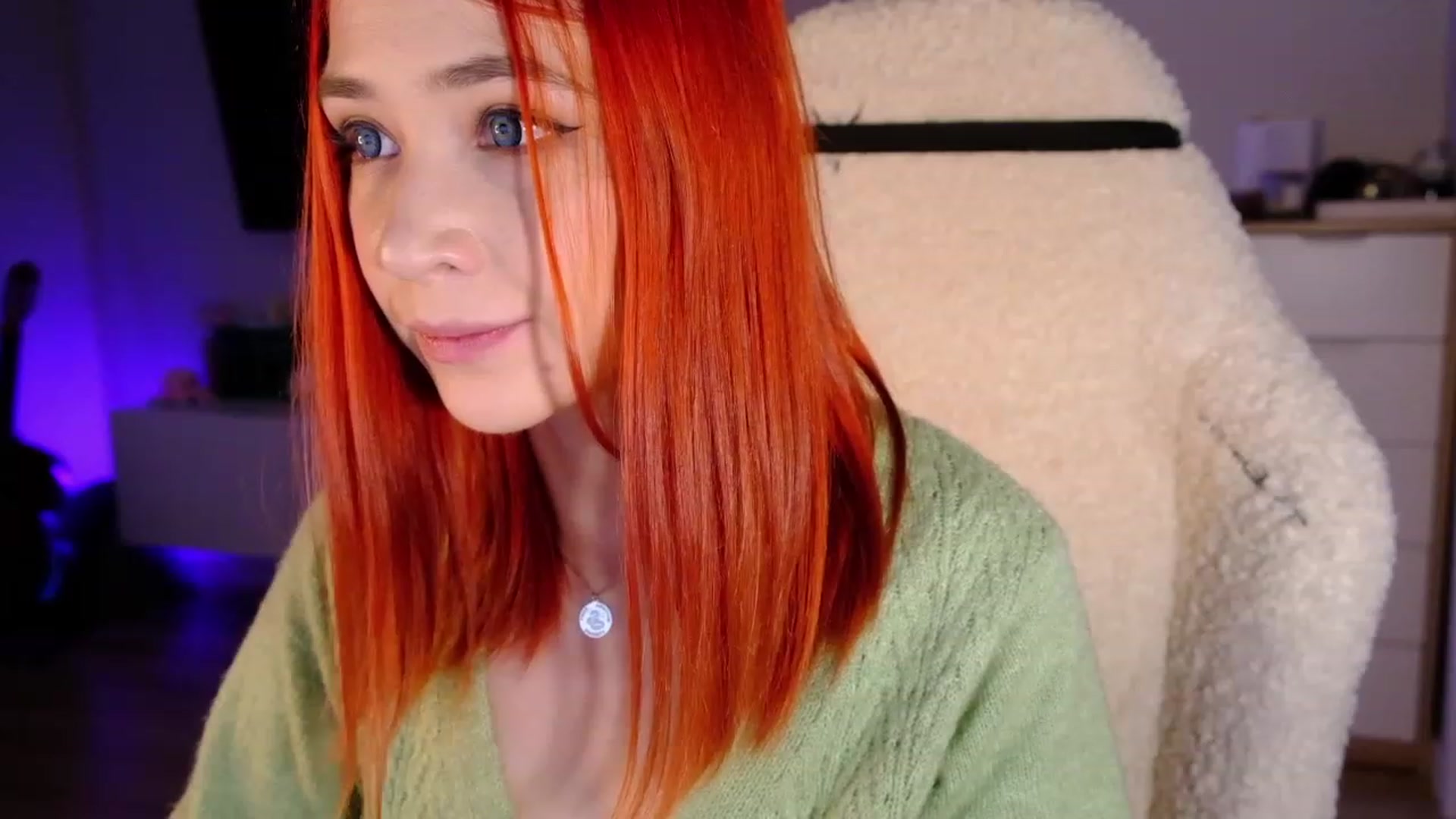 Gallery image thumbnail from JulyRedFox's myfreecams stream on, 02/05/2023, 02:45 image 15 of 20