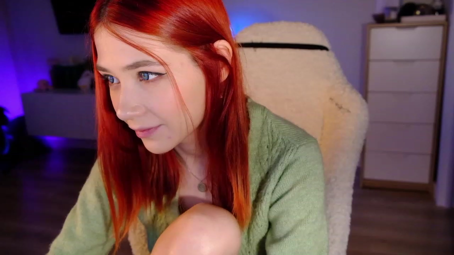 Gallery image thumbnail from JulyRedFox's myfreecams stream on, 02/05/2023, 02:45 image 6 of 20