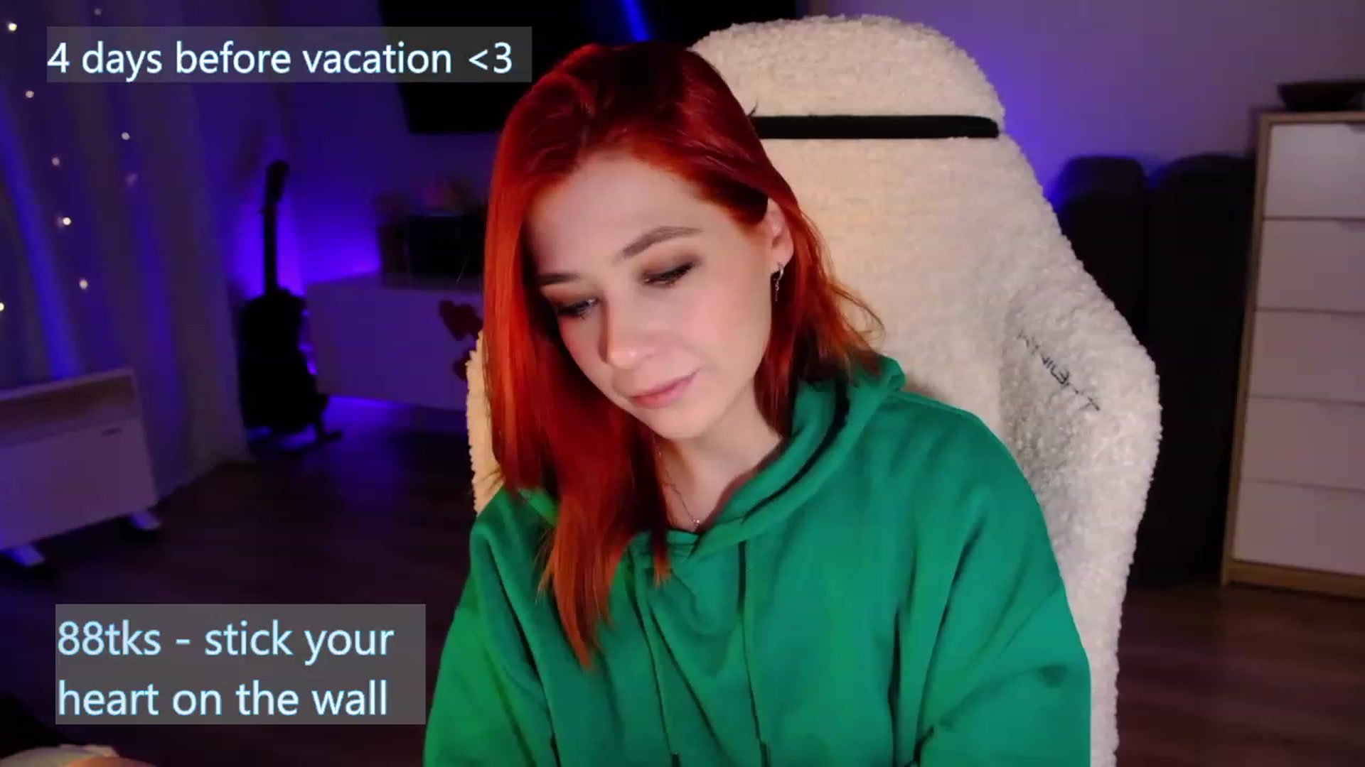 Gallery image thumbnail from JulyRedFox's myfreecams stream on, 02/11/2023, 24:14 image 13 of 20