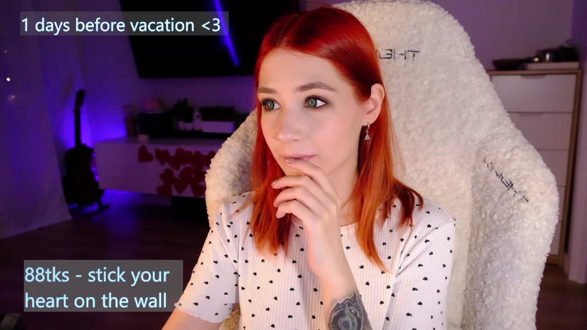 Gallery image thumbnail from JulyRedFox's myfreecams stream on, 02/14/2023, 01:14 image 5 of 20