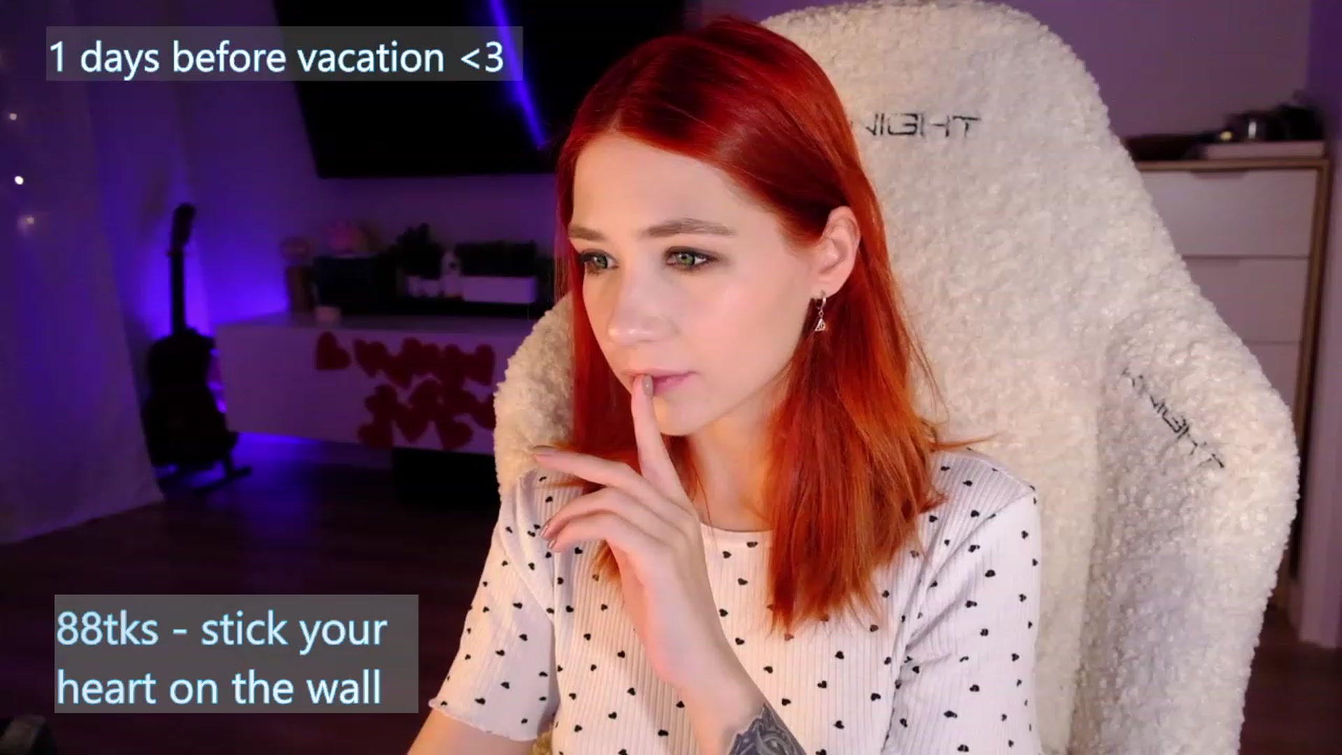 Gallery image thumbnail from JulyRedFox's myfreecams stream on, 02/14/2023, 01:14 image 10 of 20
