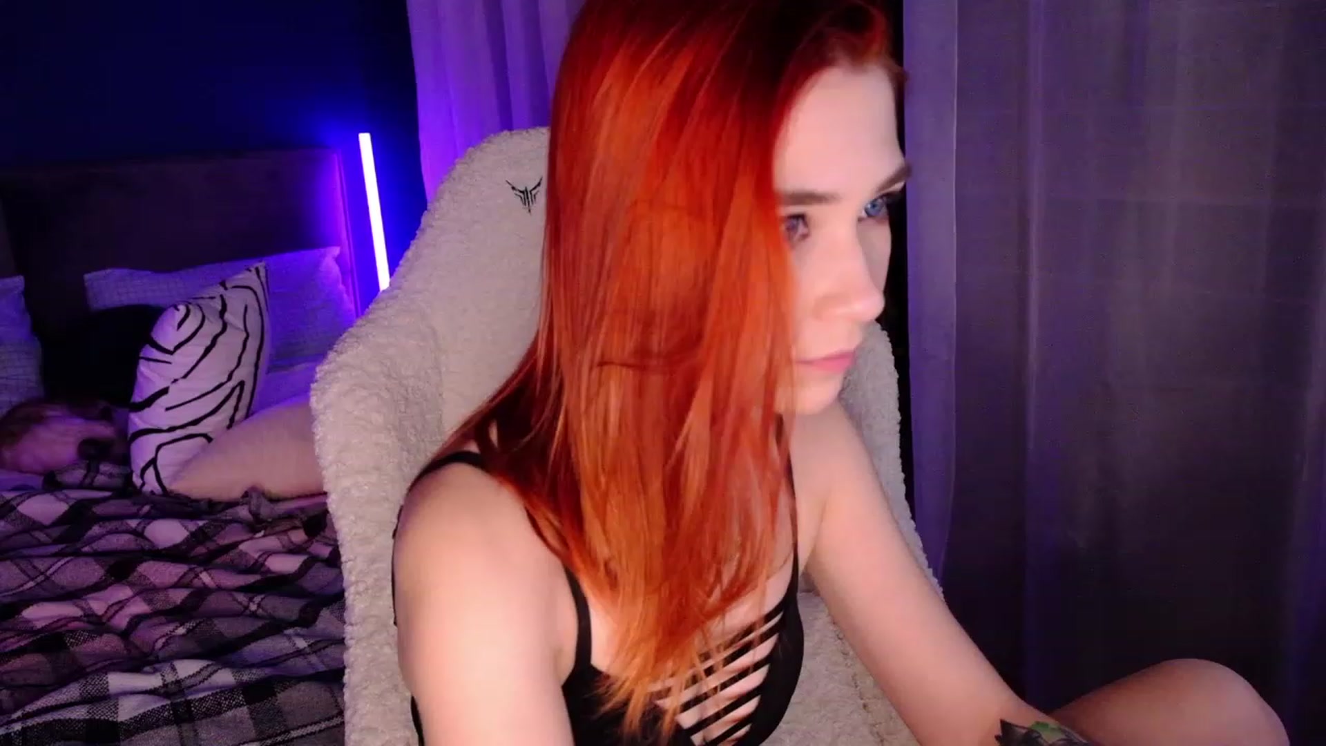 Gallery image thumbnail from JulyRedFox's myfreecams stream on, 03/02/2023, 01:24 image 20 of 20