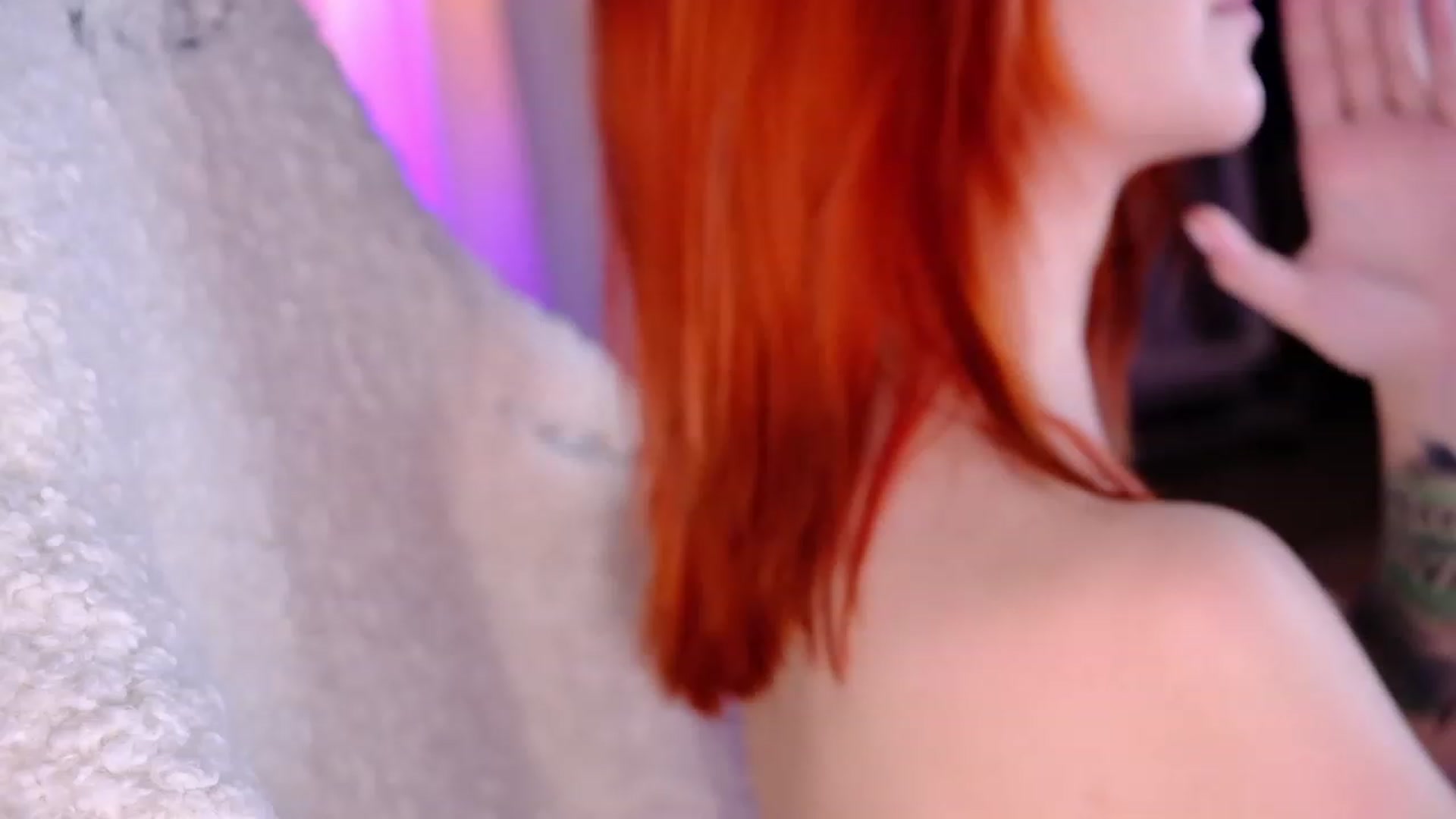 Gallery image thumbnail from JulyRedFox's myfreecams stream on, 03/11/2023, 02:00 image 15 of 20