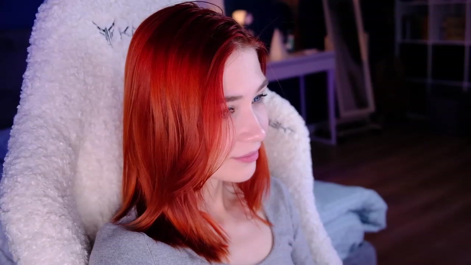 Gallery image thumbnail from JulyRedFox's myfreecams stream on, 03/11/2023, 02:00 image 8 of 20