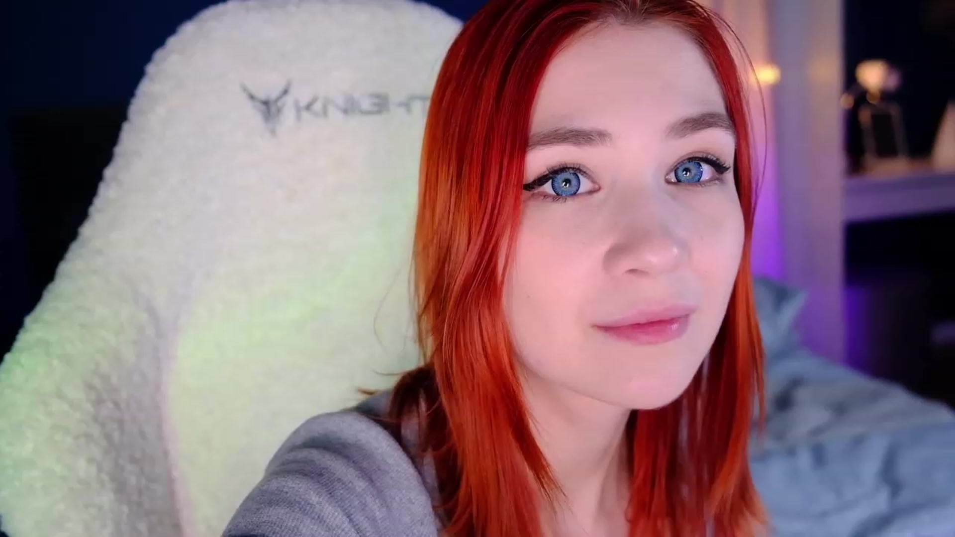 Gallery image thumbnail from JulyRedFox's myfreecams stream on, 03/11/2023, 02:00 image 2 of 20