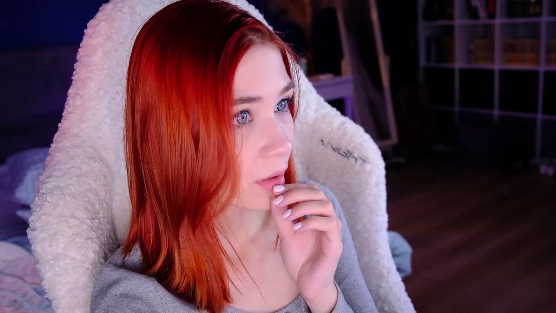 Gallery image thumbnail from JulyRedFox's myfreecams stream on, 03/11/2023, 02:00 image 20 of 20