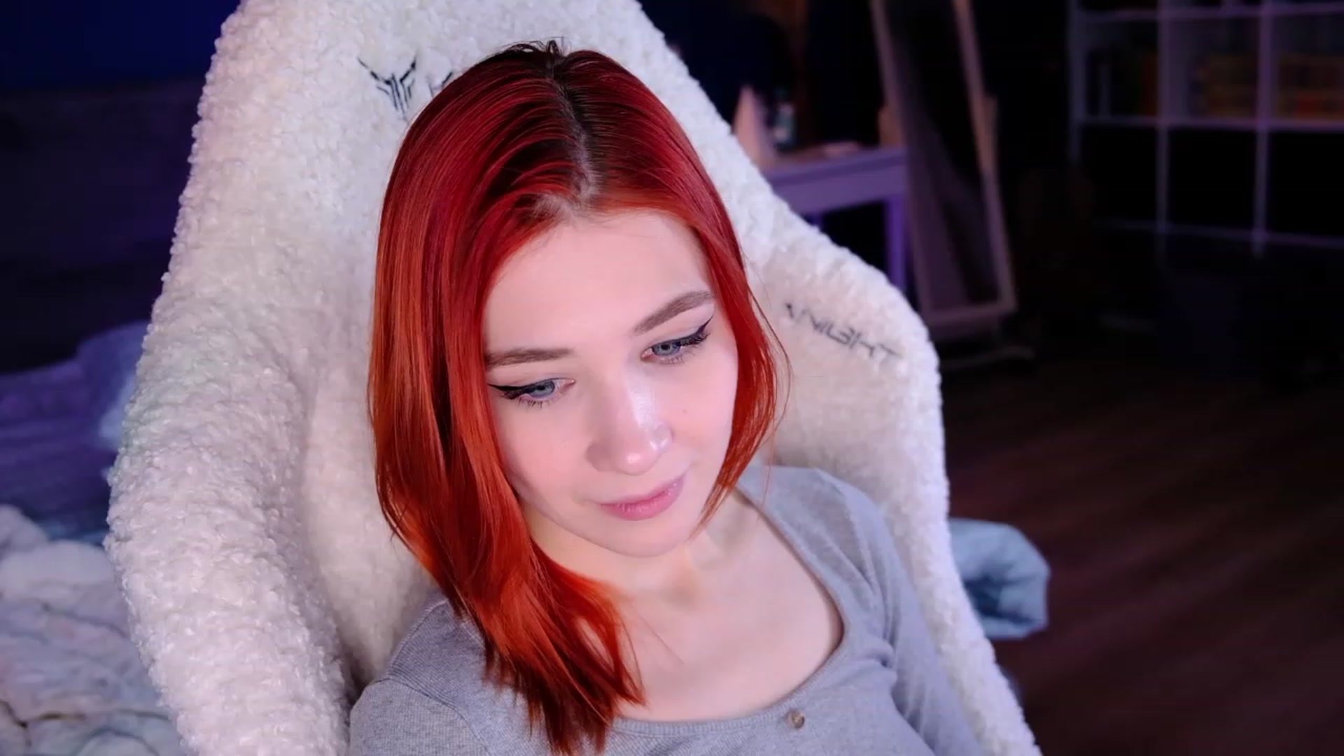 Gallery image thumbnail from JulyRedFox's myfreecams stream on, 03/11/2023, 02:00 image 19 of 20