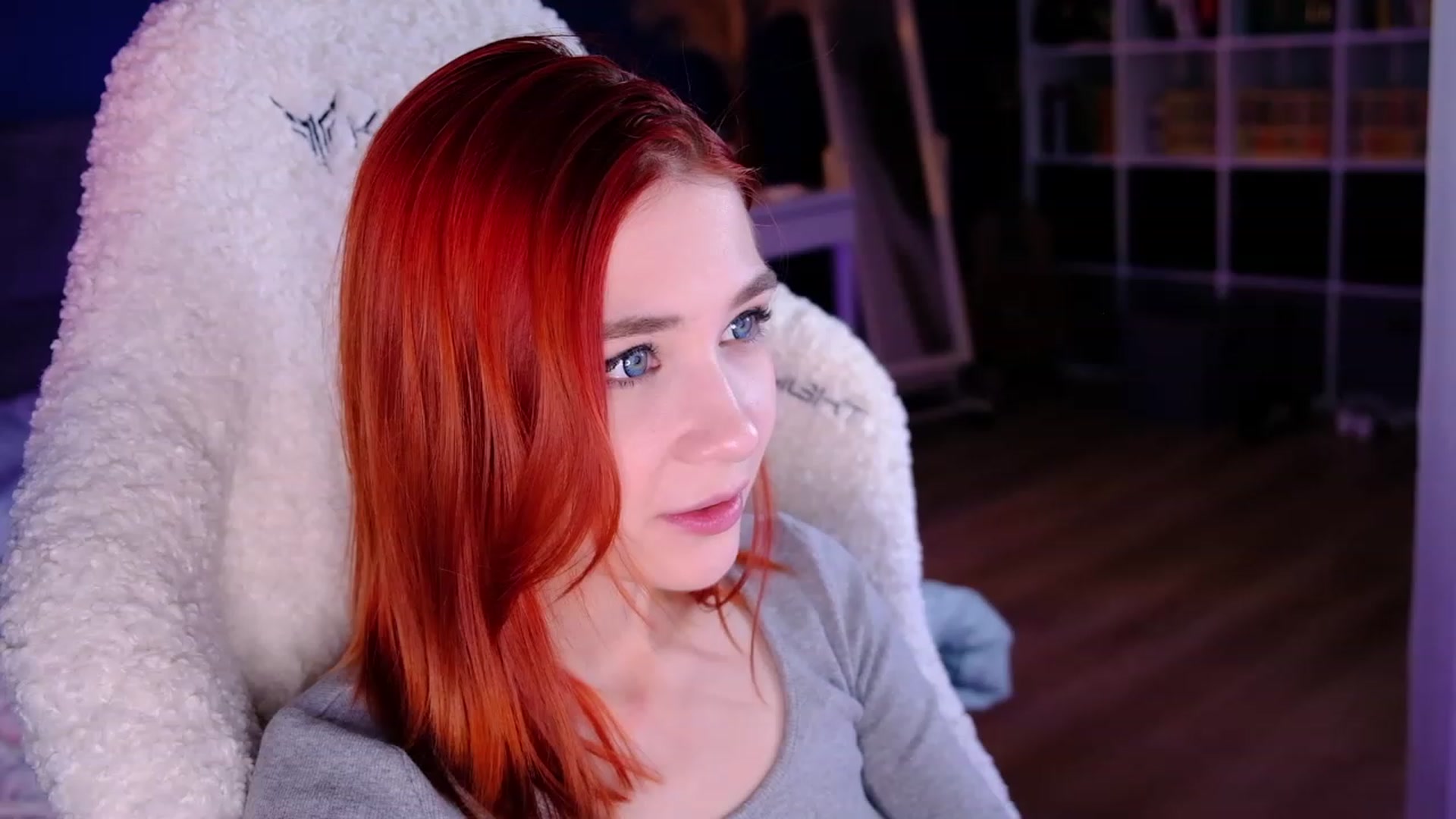Gallery image thumbnail from JulyRedFox's myfreecams stream on, 03/11/2023, 02:00 image 7 of 20