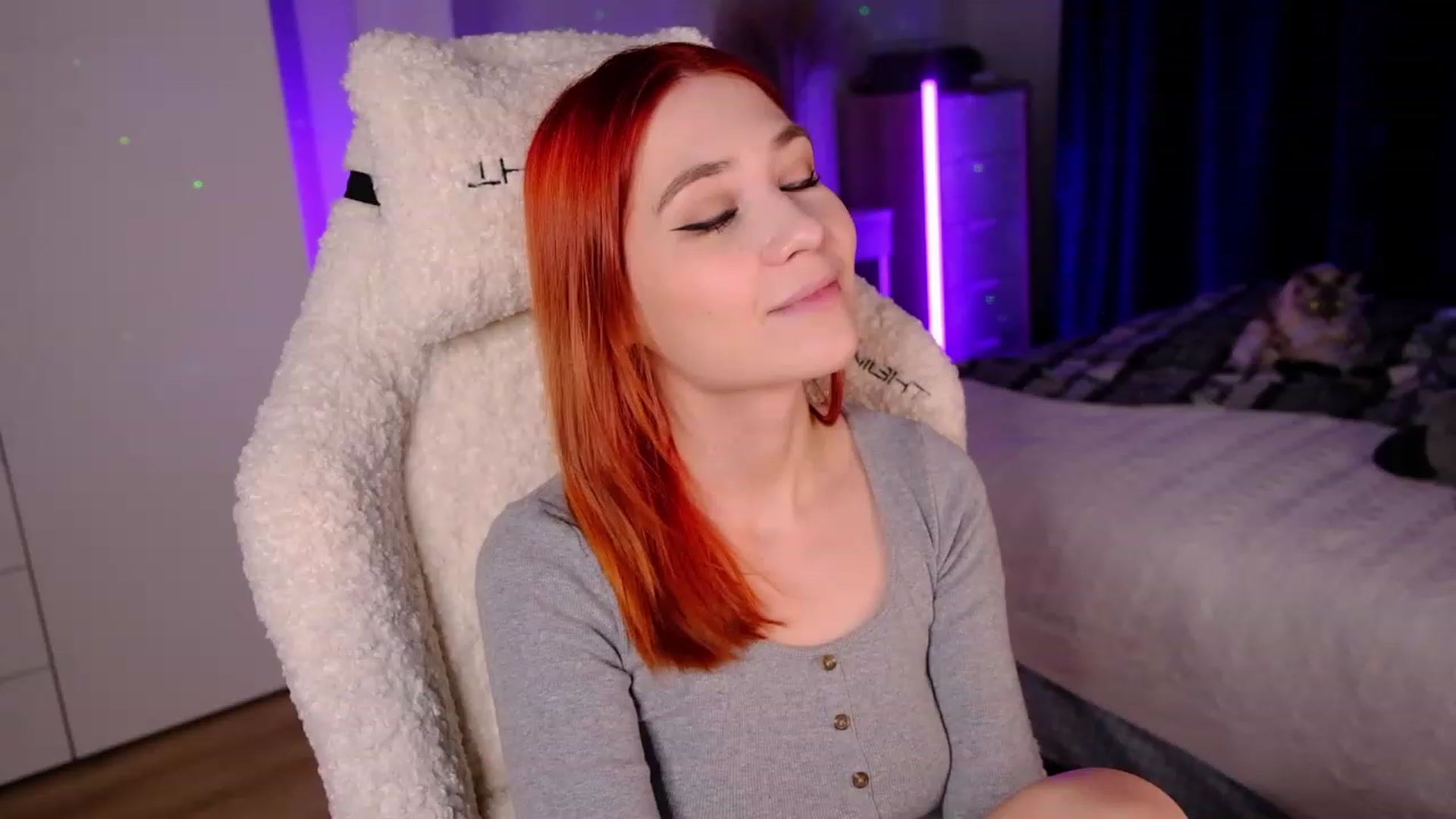 Gallery image thumbnail from JulyRedFox's myfreecams stream on, 03/29/2023, 02:49 image 6 of 20