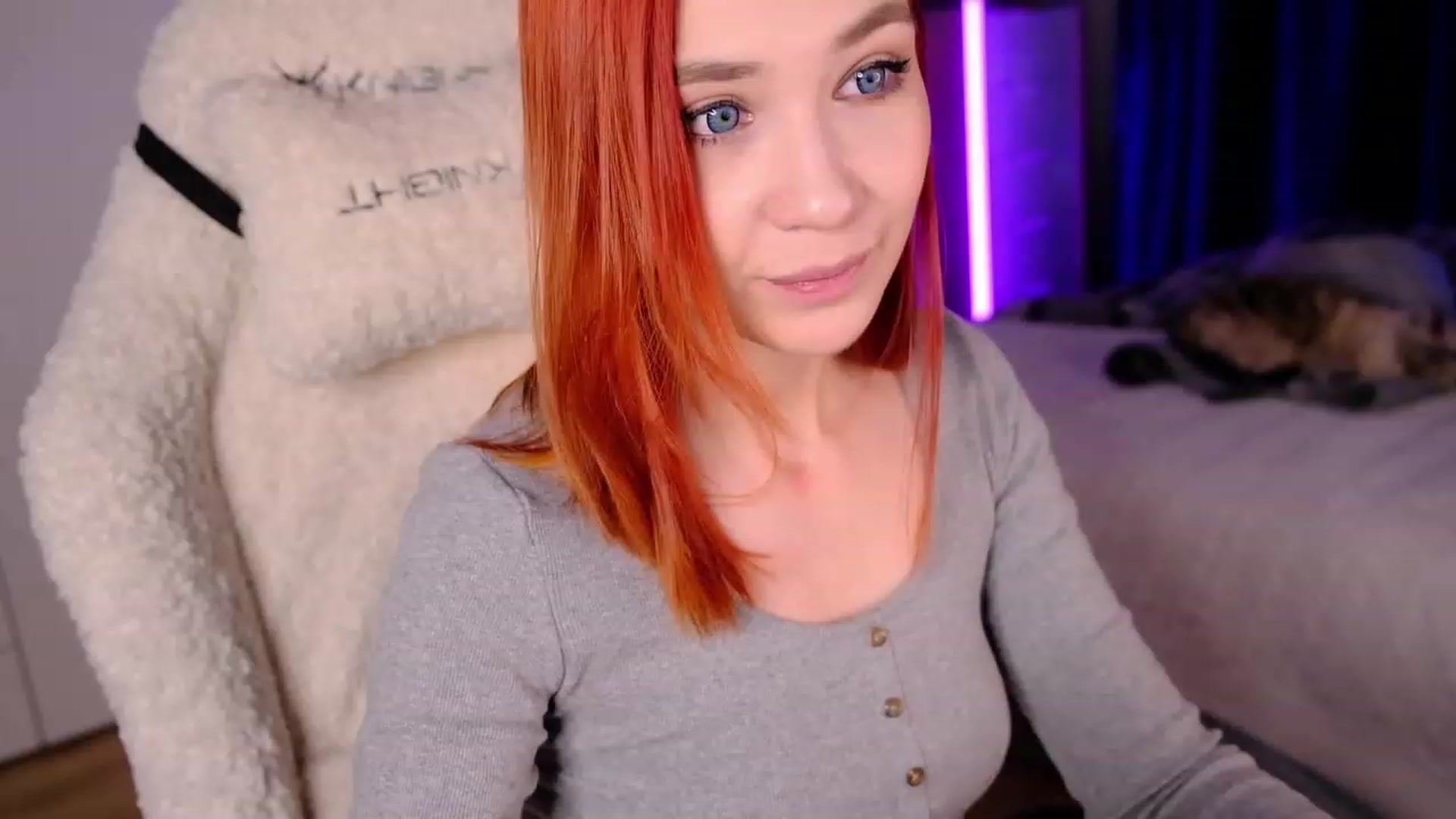 Gallery image thumbnail from JulyRedFox's myfreecams stream on, 03/29/2023, 02:49 image 15 of 20