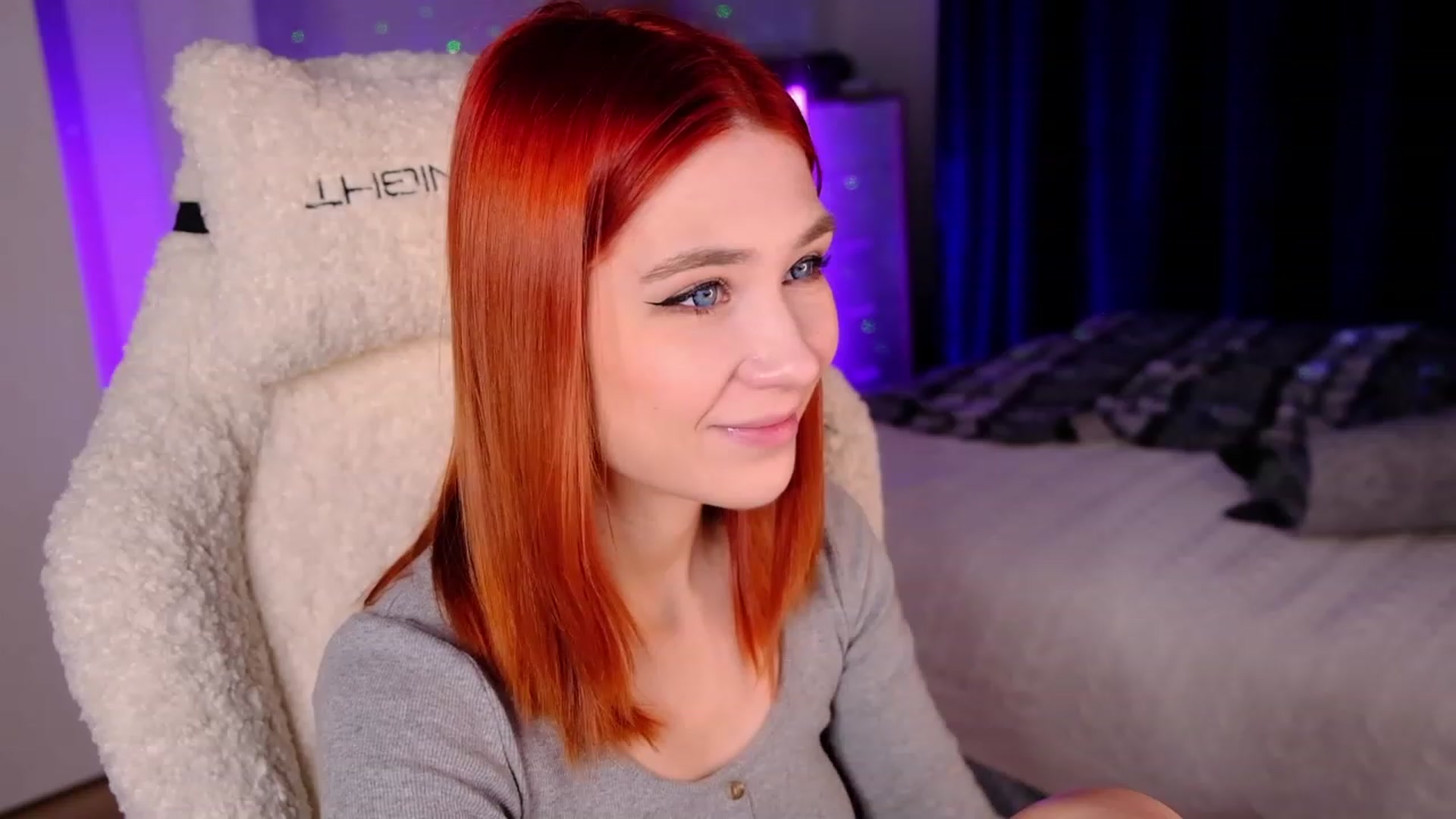Gallery image thumbnail from JulyRedFox's myfreecams stream on, 03/29/2023, 02:49 image 1 of 20