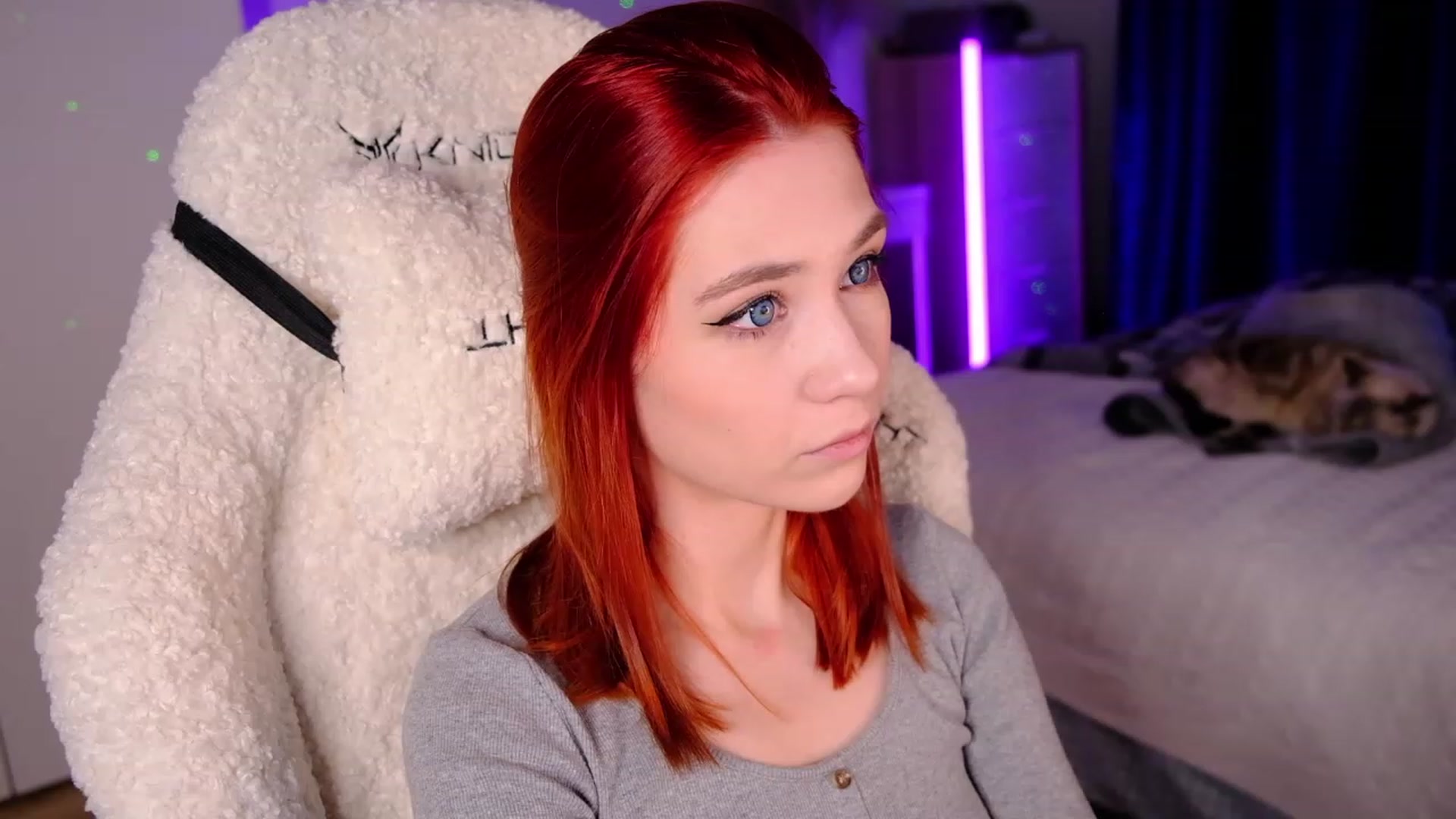 Gallery image thumbnail from JulyRedFox's myfreecams stream on, 03/29/2023, 02:49 image 17 of 20