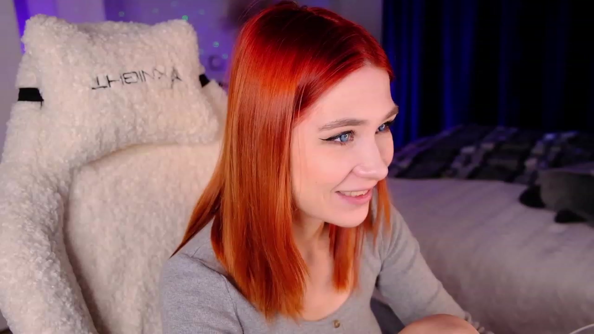 Gallery image thumbnail from JulyRedFox's myfreecams stream on, 03/29/2023, 02:49 image 4 of 20