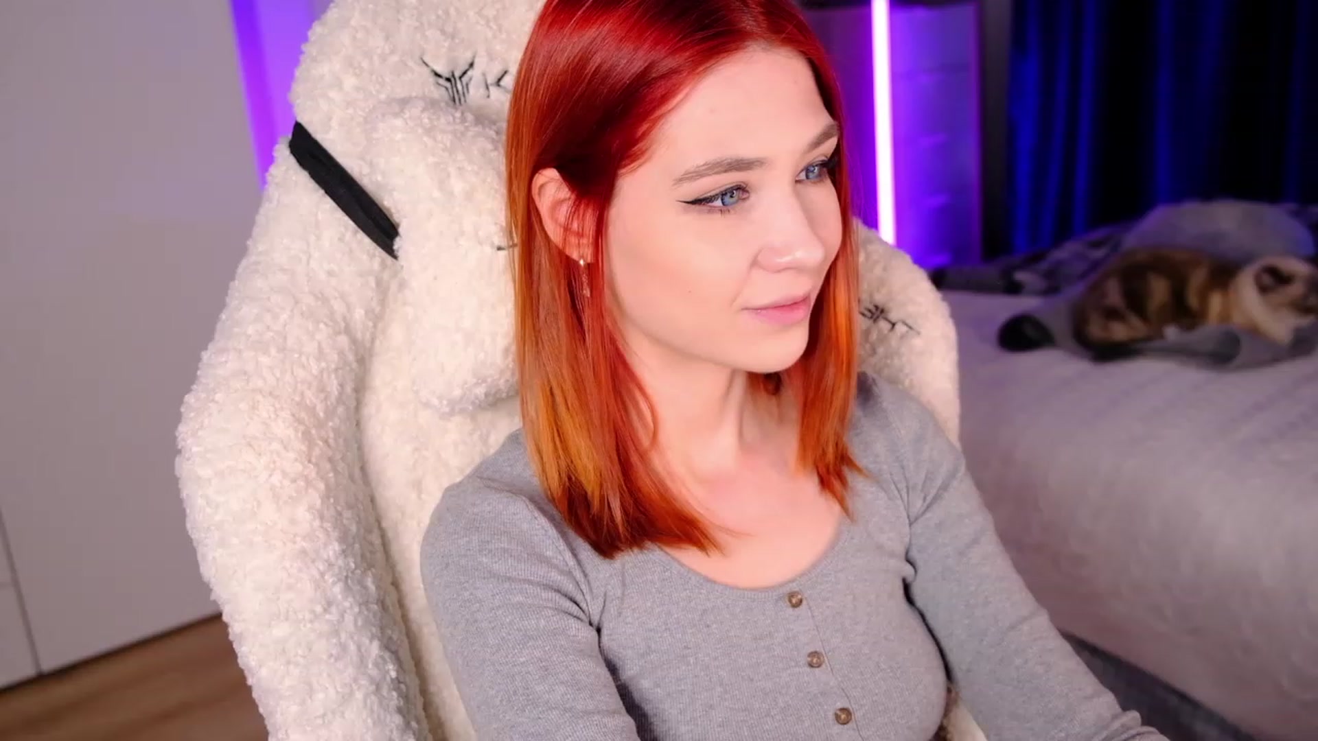 Gallery image thumbnail from JulyRedFox's myfreecams stream on, 03/29/2023, 02:49 image 13 of 20
