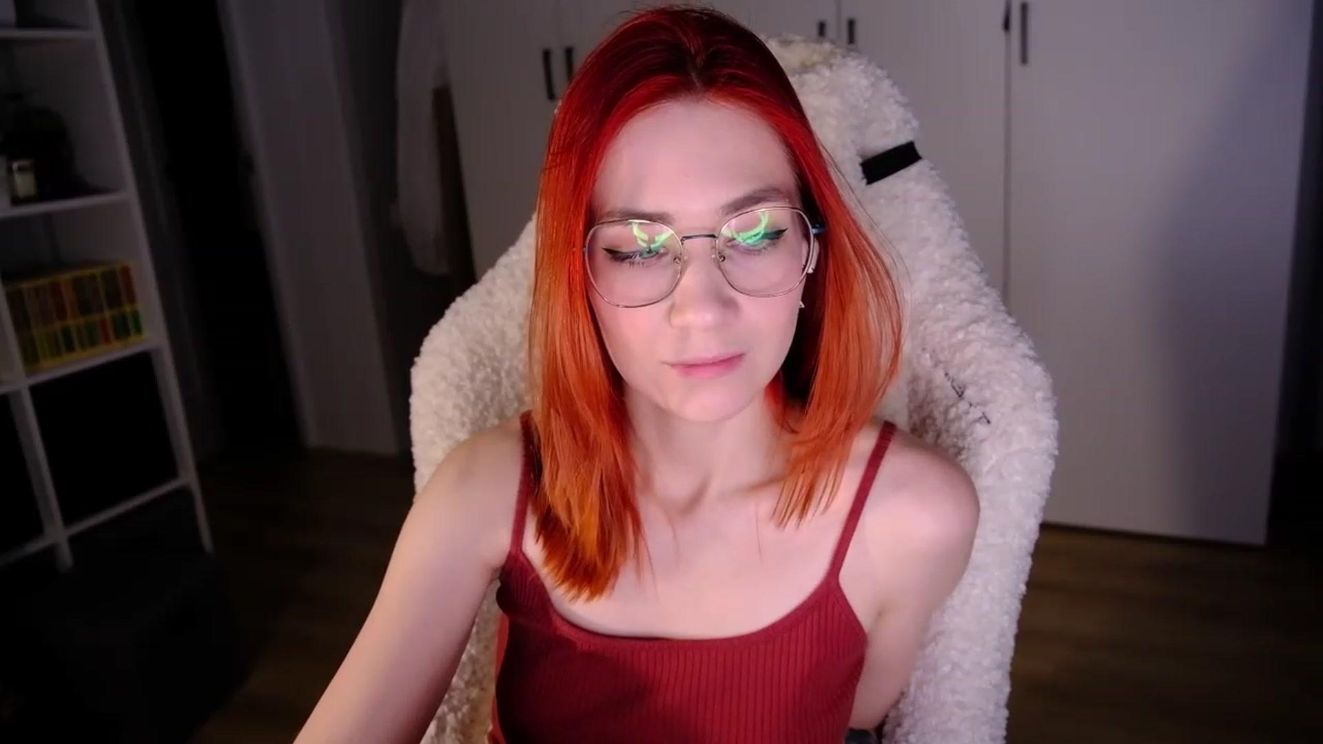 Gallery image thumbnail from JulyRedFox's myfreecams stream on, 04/06/2023, 02:57 image 18 of 20