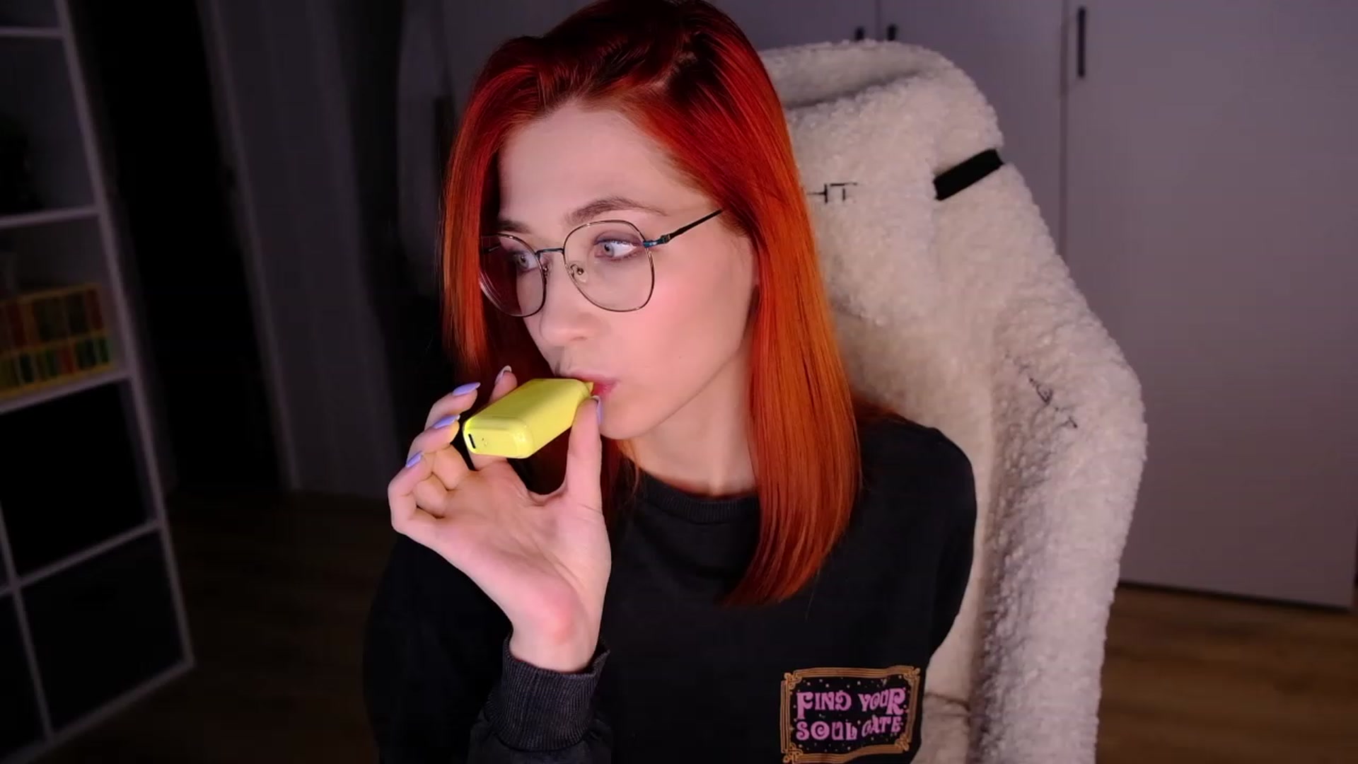 Gallery image thumbnail from JulyRedFox's myfreecams stream on, 04/16/2023, 01:51 image 9 of 20