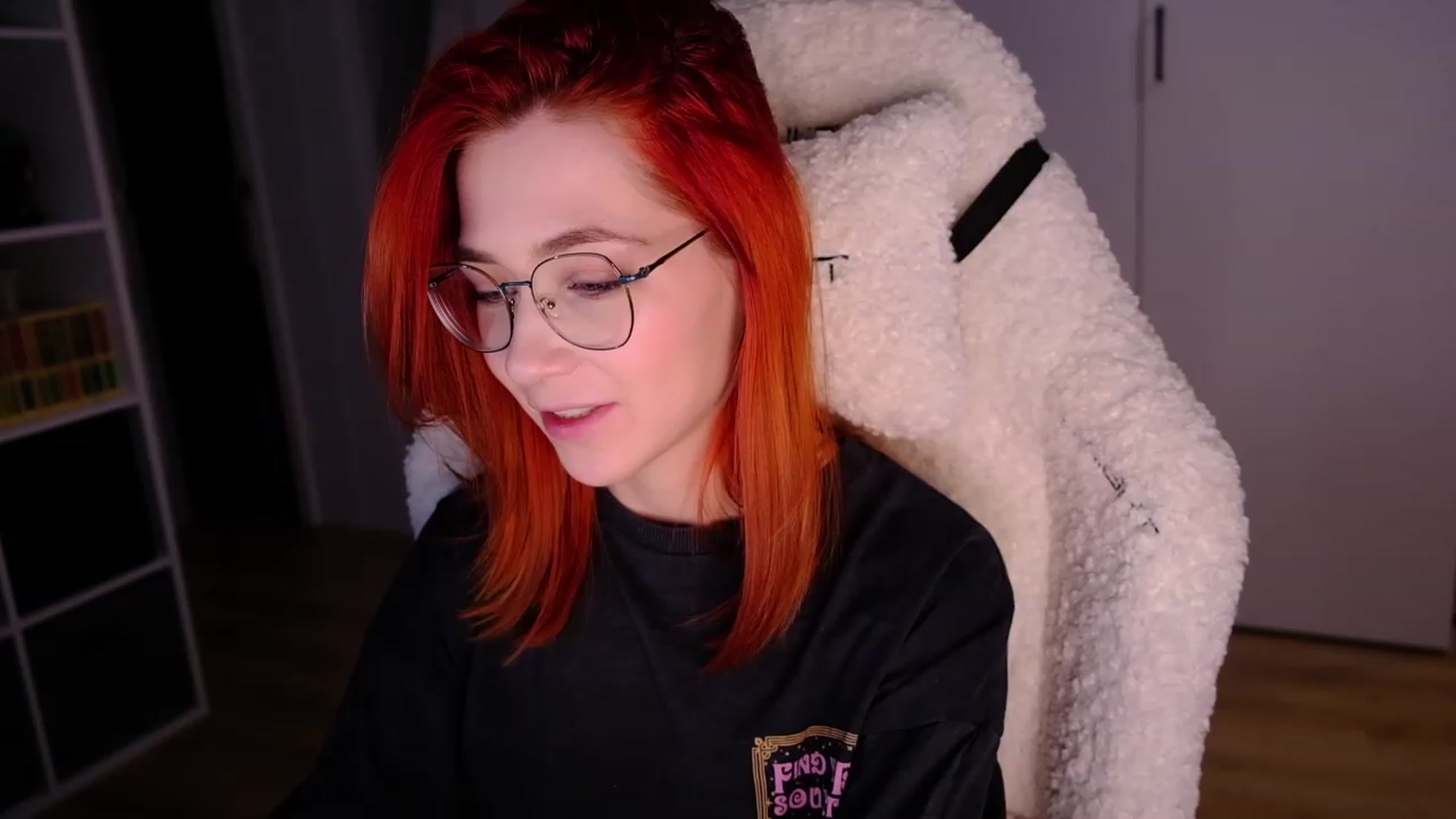 Gallery image thumbnail from JulyRedFox's myfreecams stream on, 04/16/2023, 01:51 image 15 of 20