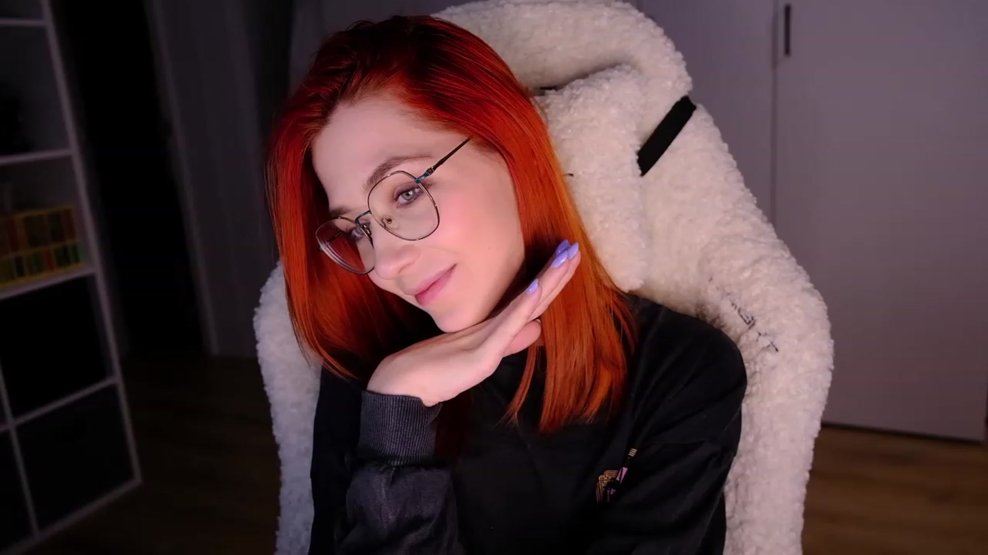 Gallery image thumbnail from JulyRedFox's myfreecams stream on, 04/16/2023, 01:51 image 18 of 20