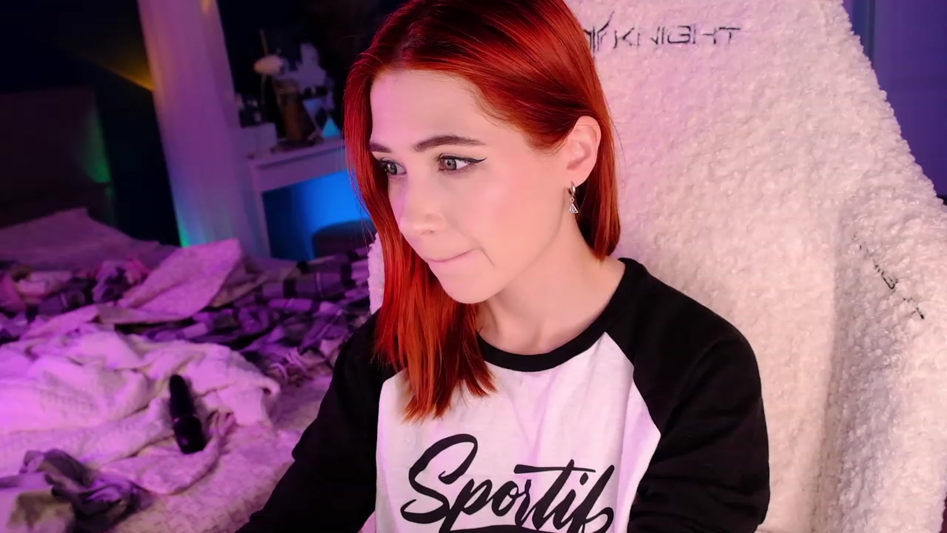 Gallery image thumbnail from JulyRedFox's myfreecams stream on, 06/01/2023, 24:04 image 12 of 20