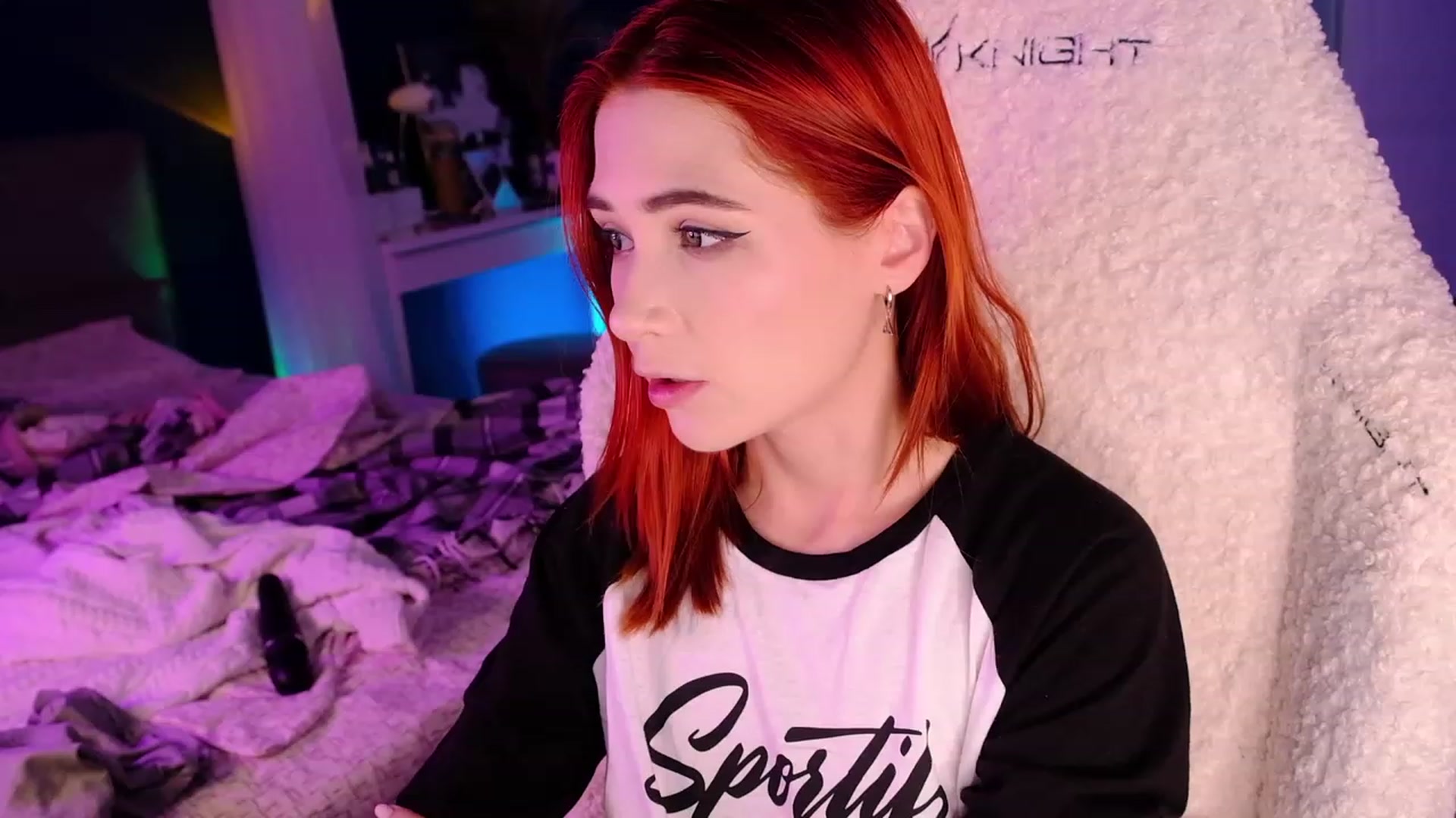 Gallery image thumbnail from JulyRedFox's myfreecams stream on, 06/01/2023, 24:04 image 15 of 20