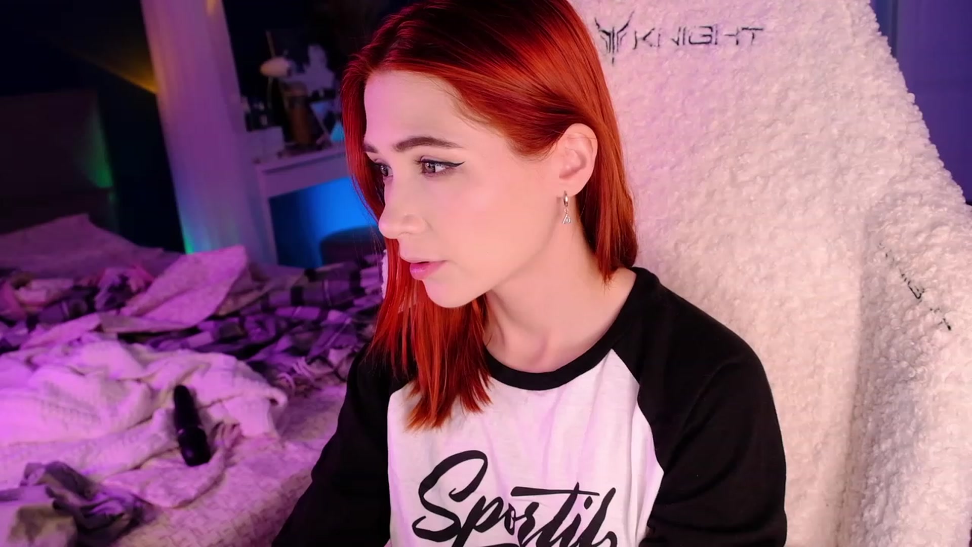 Gallery image thumbnail from JulyRedFox's myfreecams stream on, 06/01/2023, 24:04 image 13 of 20