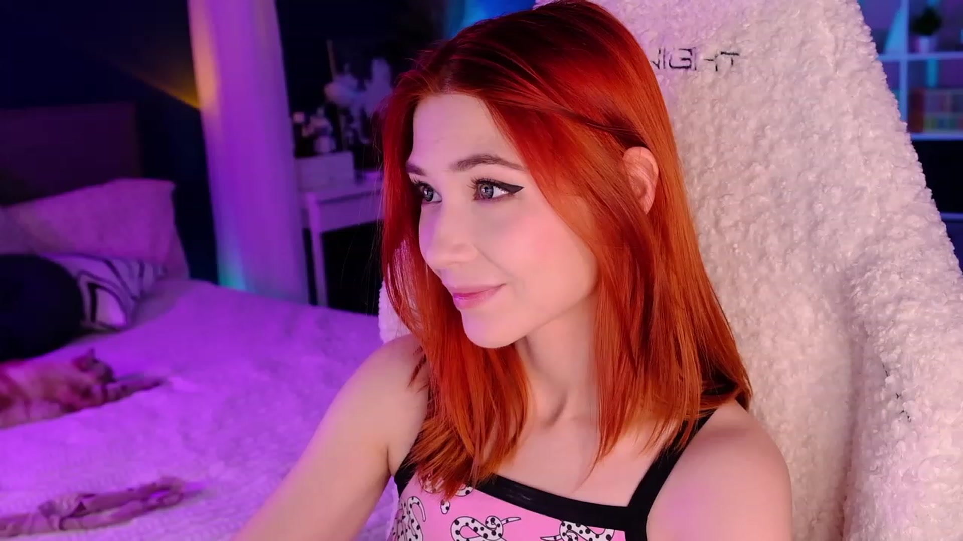 Gallery image thumbnail from JulyRedFox's myfreecams stream on, 06/04/2023, 24:31 image 9 of 20