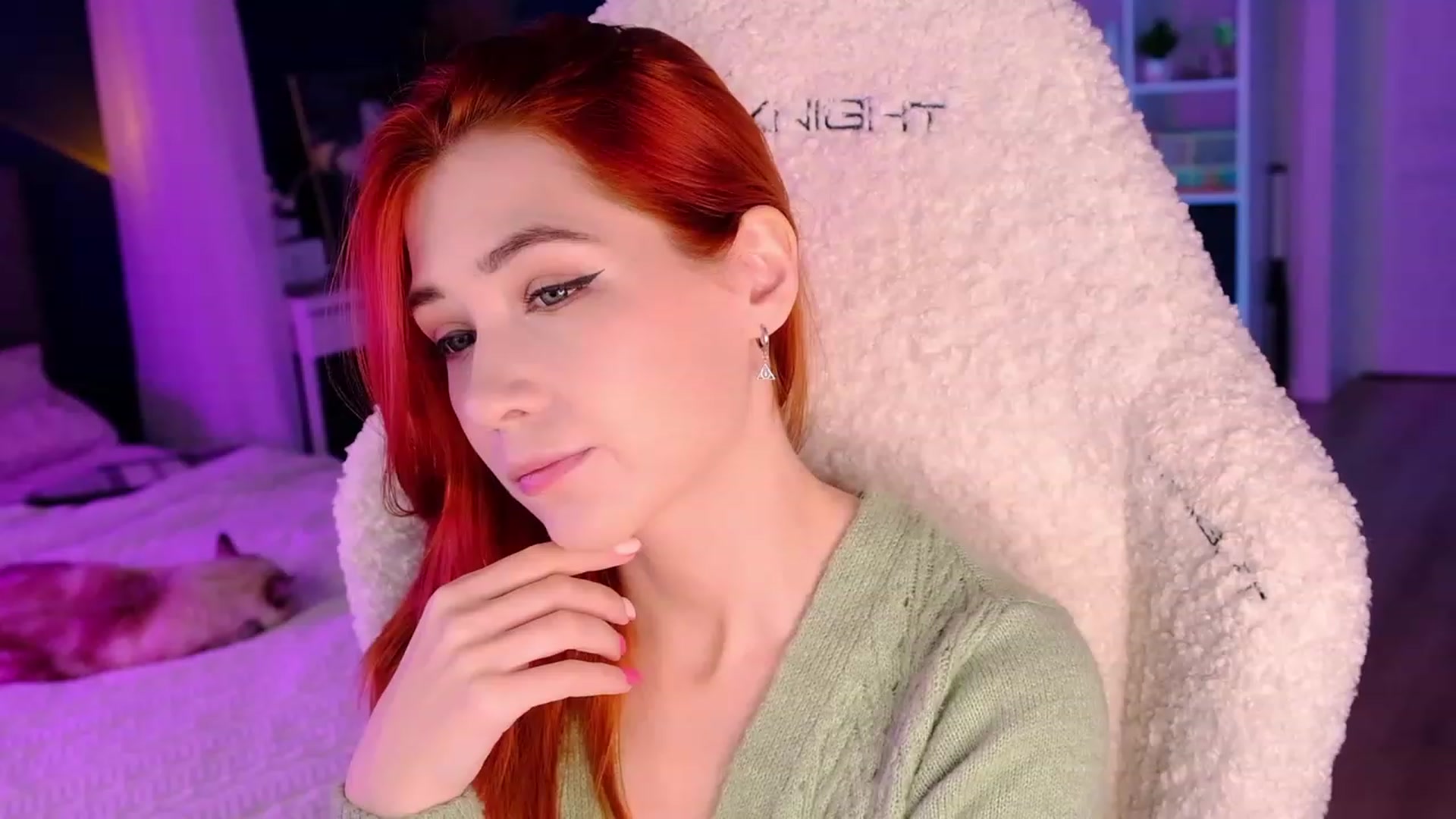 Gallery image thumbnail from JulyRedFox's myfreecams stream on, 06/08/2023, 24:31 image 6 of 20