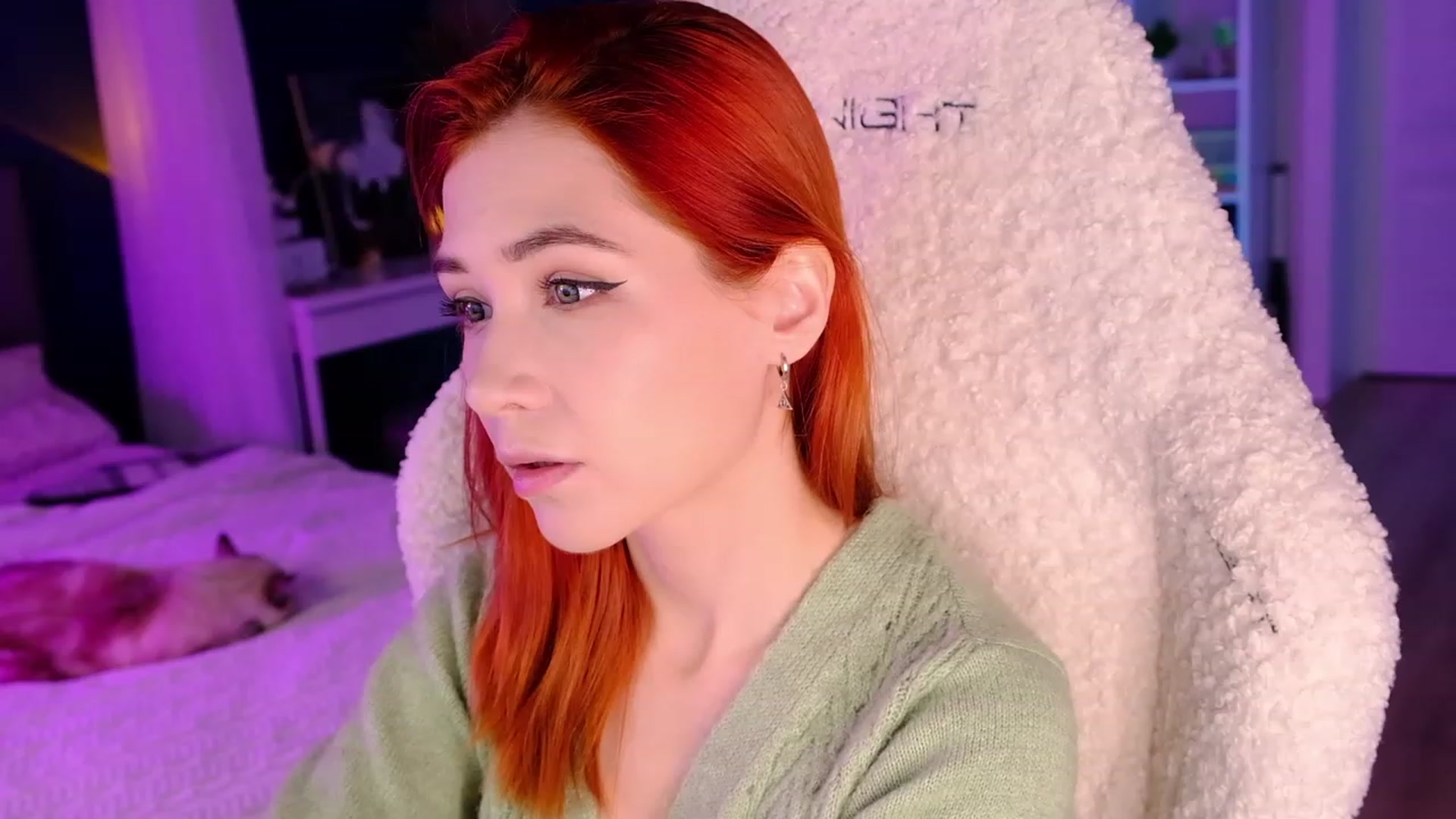 Gallery image thumbnail from JulyRedFox's myfreecams stream on, 06/08/2023, 24:31 image 7 of 20