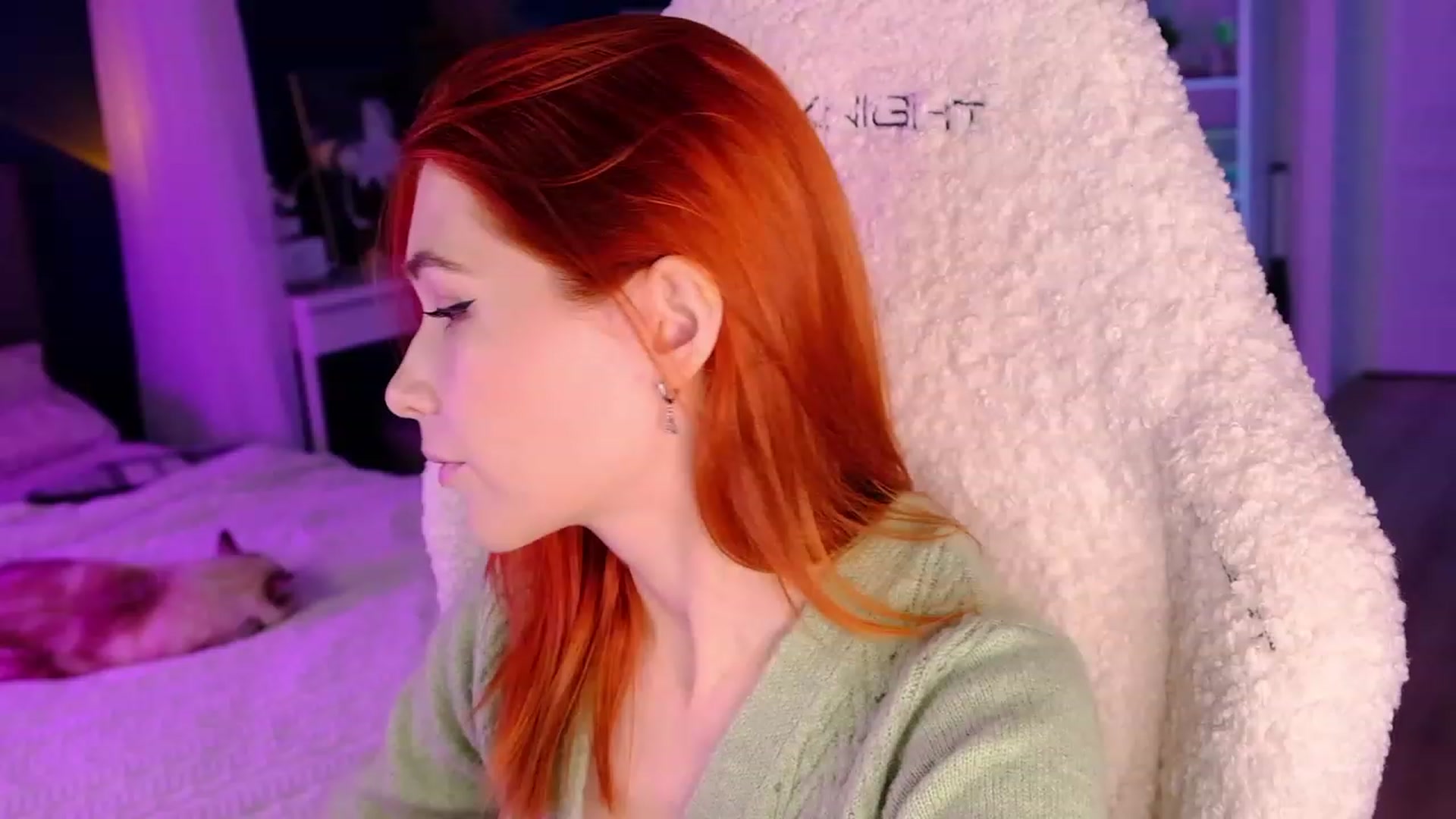 Gallery image thumbnail from JulyRedFox's myfreecams stream on, 06/08/2023, 24:31 image 4 of 20