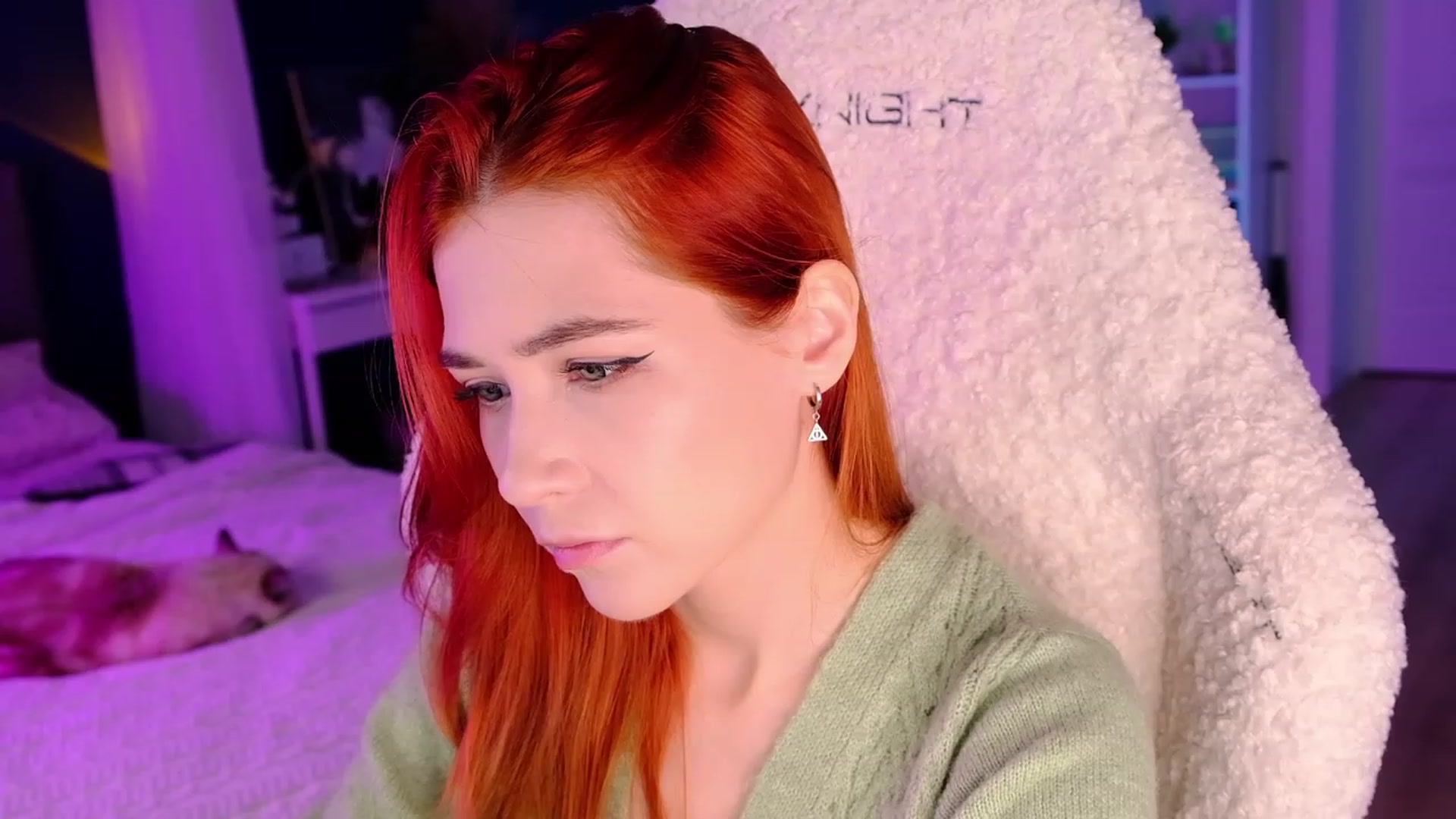 Gallery image thumbnail from JulyRedFox's myfreecams stream on, 06/08/2023, 24:31 image 5 of 20