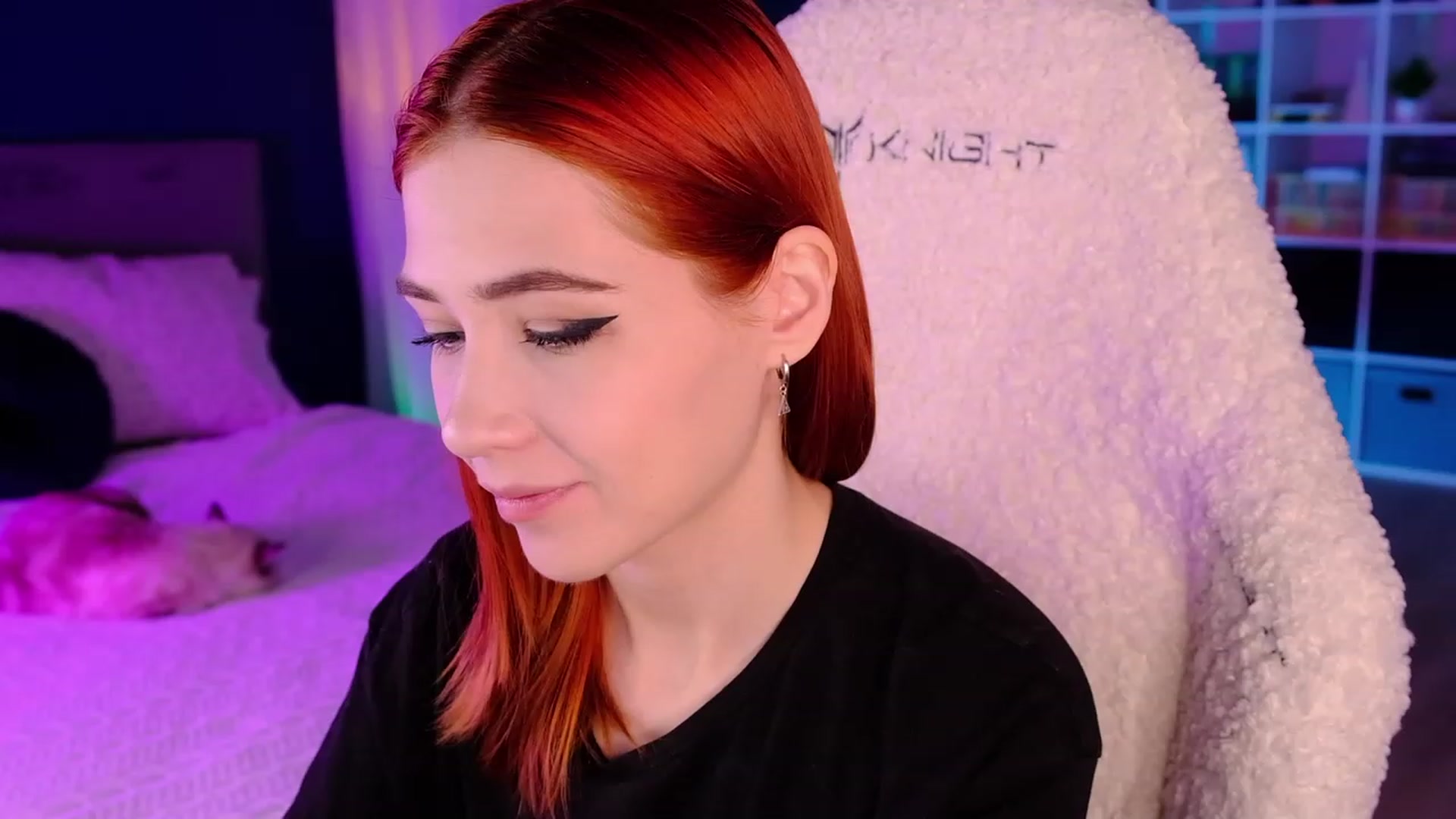 Gallery image thumbnail from JulyRedFox's myfreecams stream on, 06/10/2023, 24:02 image 18 of 20