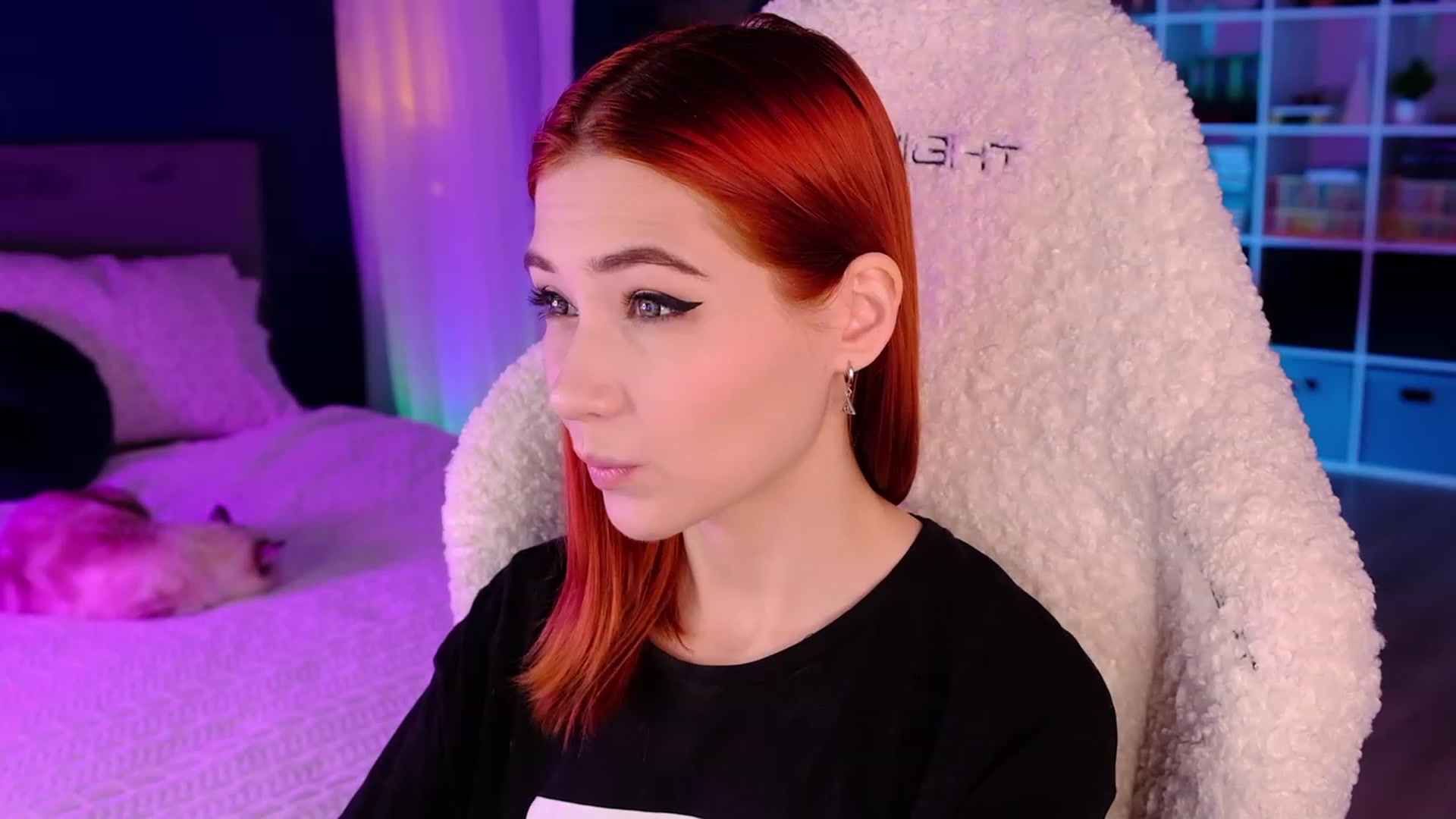 Gallery image thumbnail from JulyRedFox's myfreecams stream on, 06/10/2023, 24:02 image 15 of 20