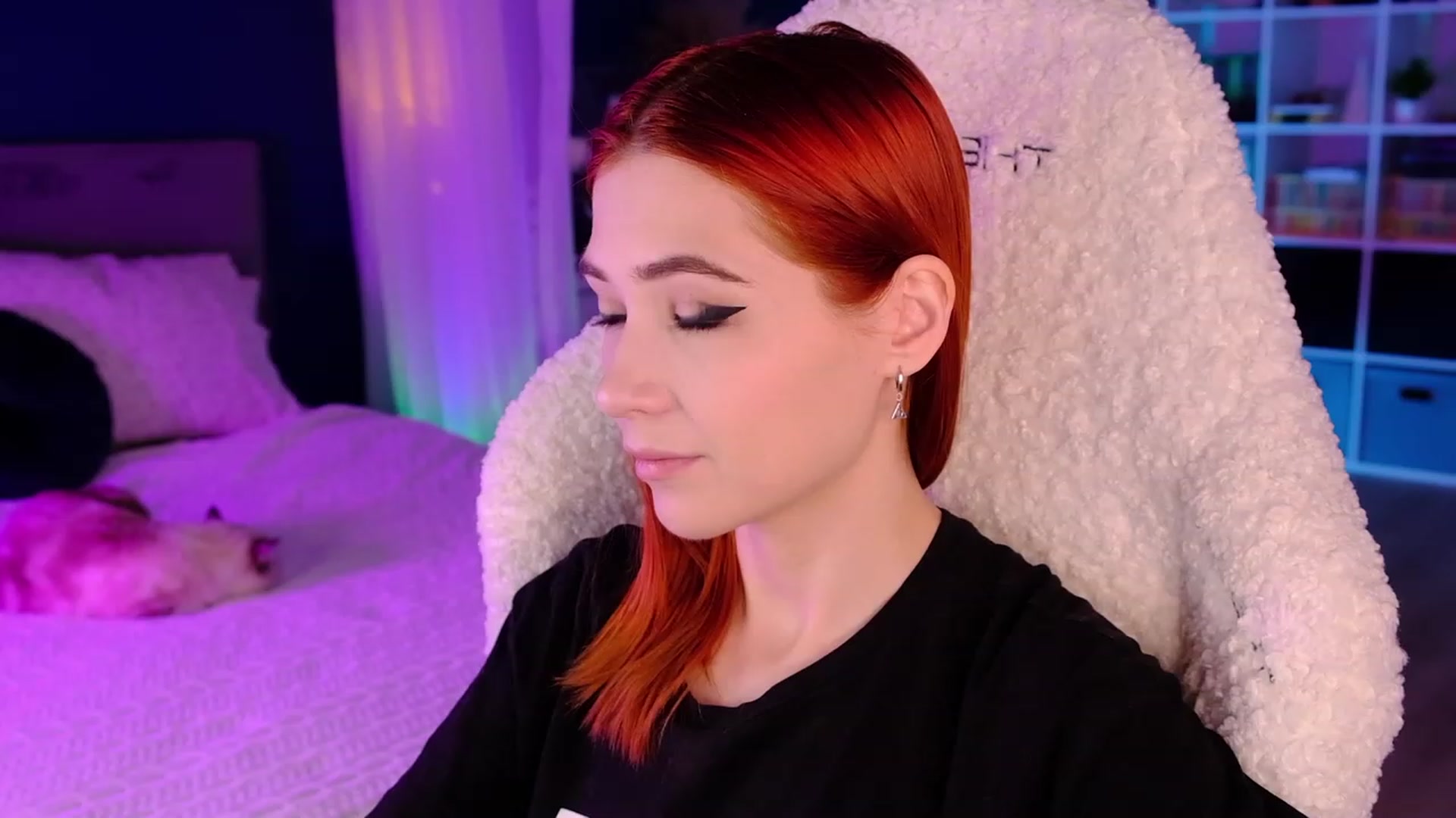 Gallery image thumbnail from JulyRedFox's myfreecams stream on, 06/10/2023, 24:02 image 16 of 20