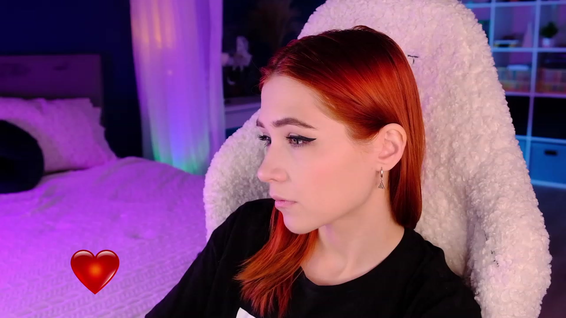 Gallery image thumbnail from JulyRedFox's myfreecams stream on, 06/10/2023, 24:02 image 6 of 20