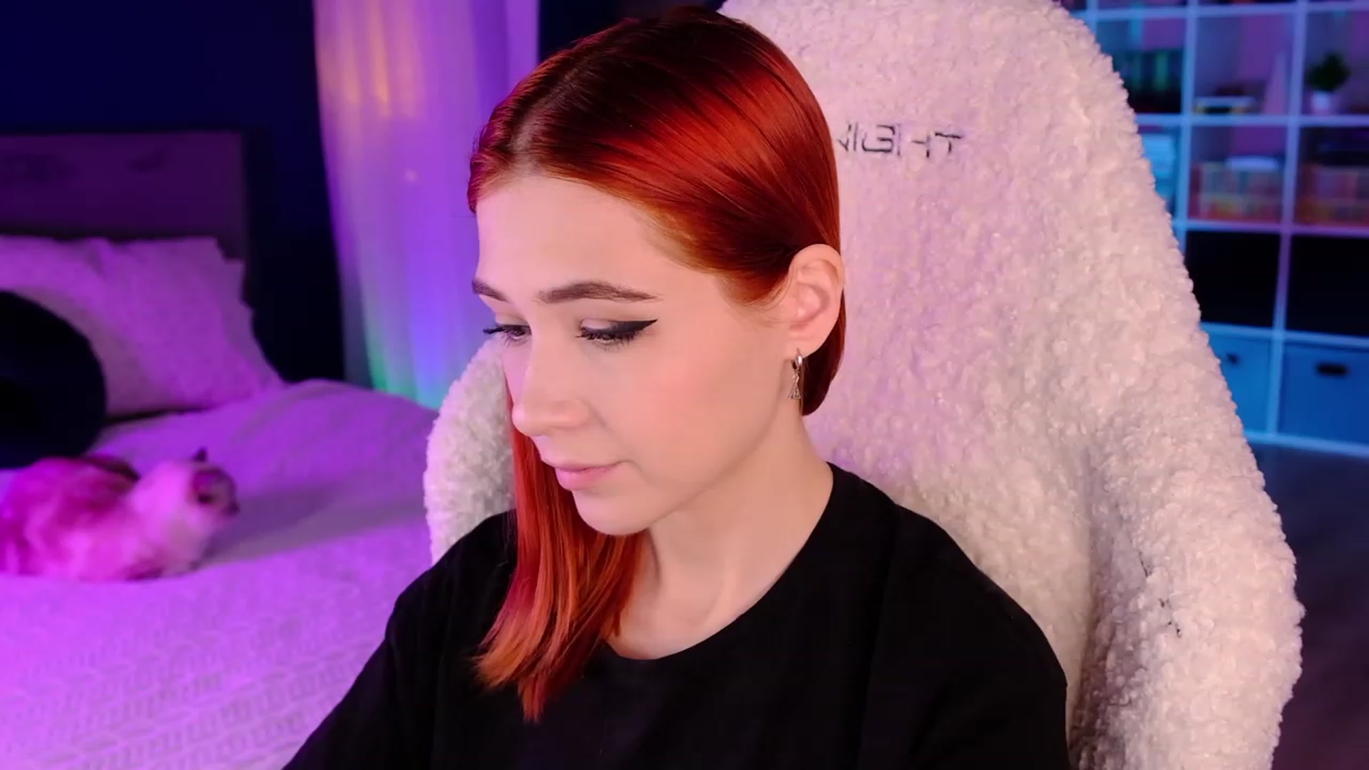 Gallery image thumbnail from JulyRedFox's myfreecams stream on, 06/10/2023, 24:02 image 13 of 20