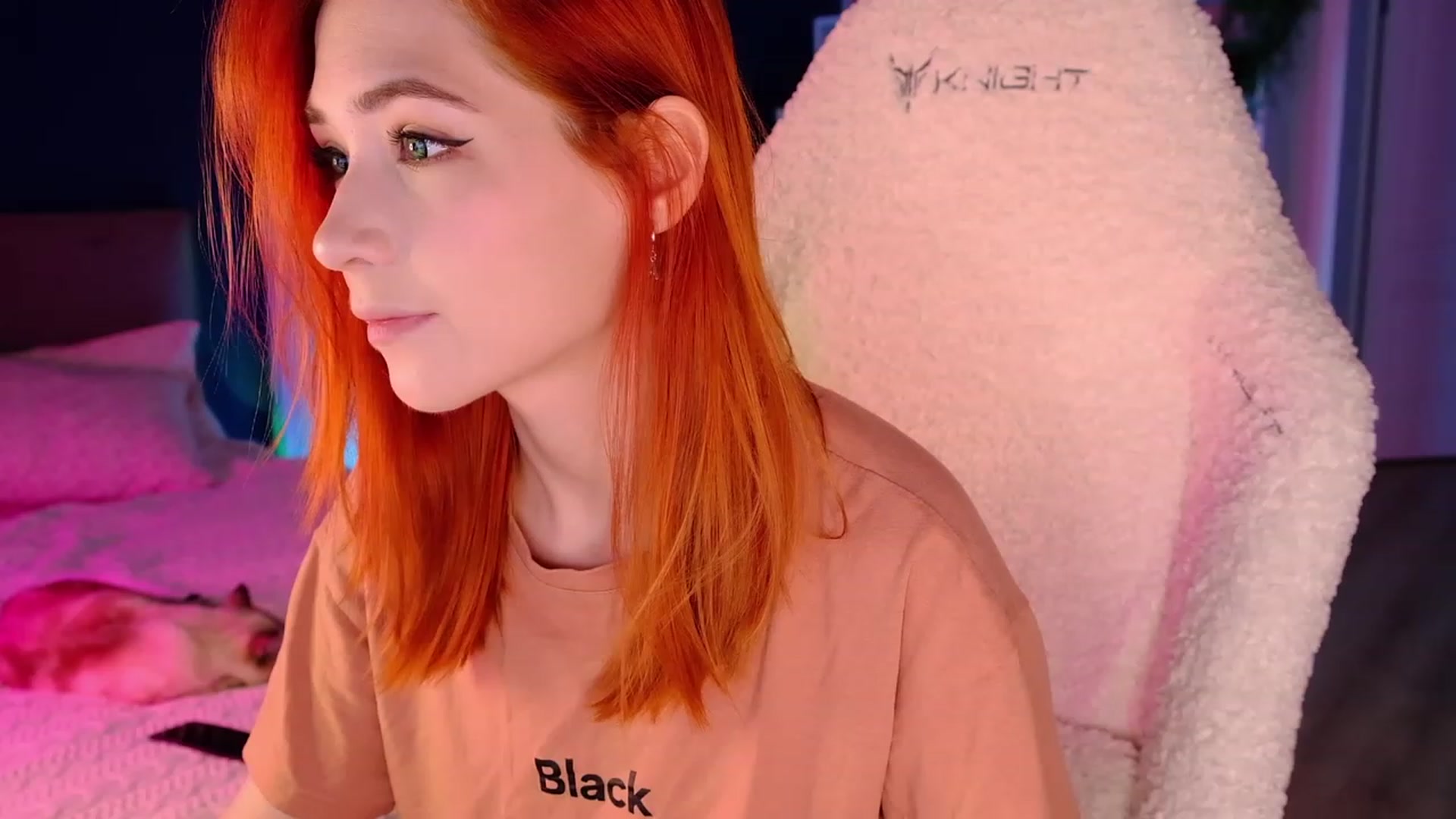 Gallery image thumbnail from JulyRedFox's myfreecams stream on, 06/18/2023, 01:56 image 6 of 20