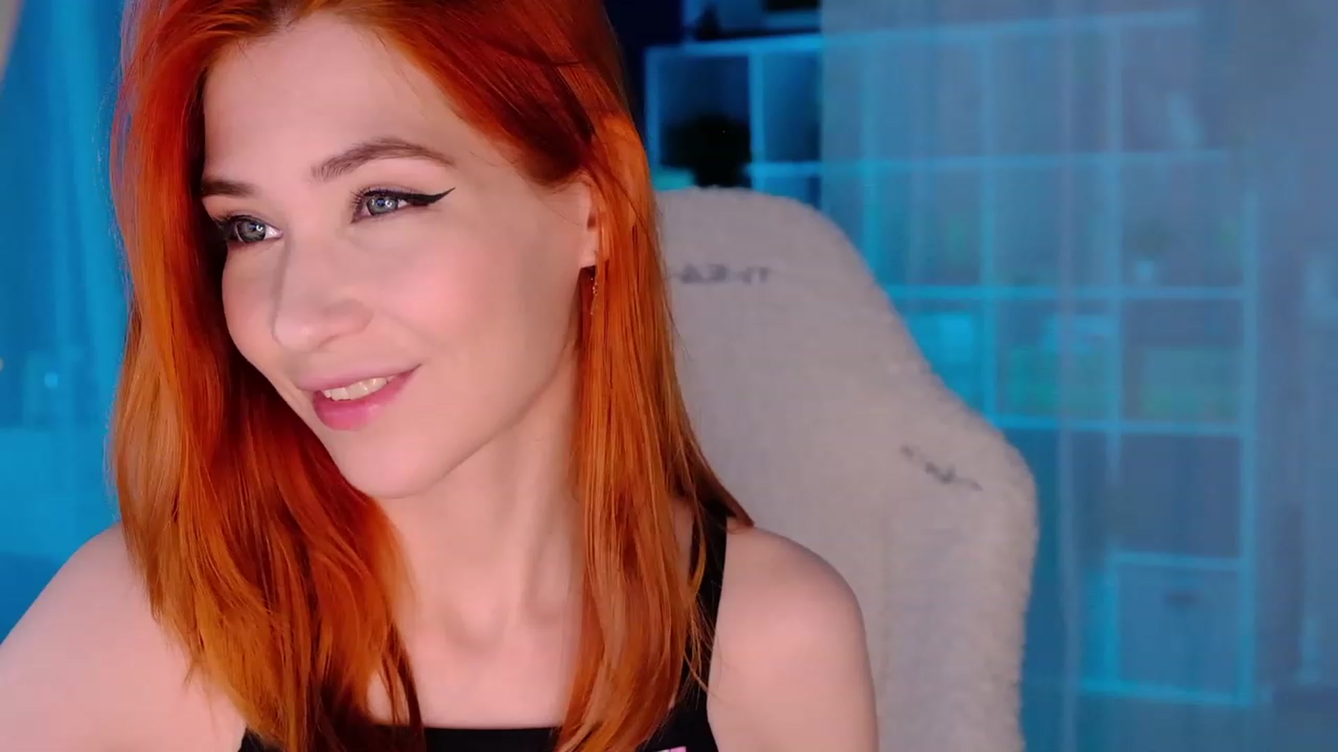 Gallery image thumbnail from JulyRedFox's myfreecams stream on, 06/27/2023, 24:53 image 12 of 20