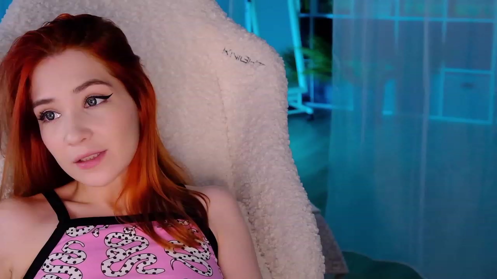 Gallery image thumbnail from JulyRedFox's myfreecams stream on, 06/27/2023, 24:53 image 15 of 20