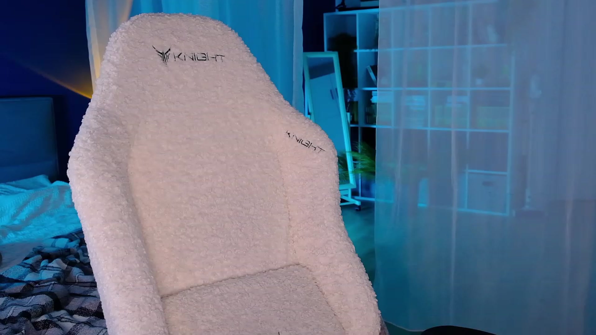Gallery image thumbnail from JulyRedFox's myfreecams stream on, 06/27/2023, 24:53 image 20 of 20