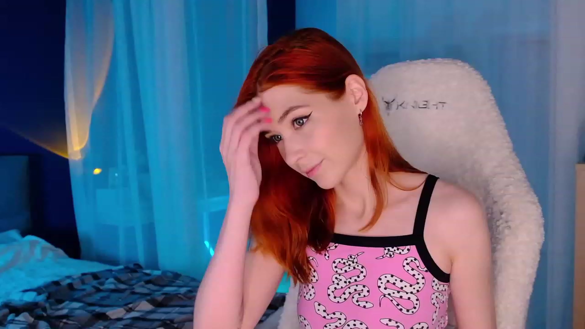 Gallery image thumbnail from JulyRedFox's myfreecams stream on, 06/27/2023, 24:53 image 10 of 20