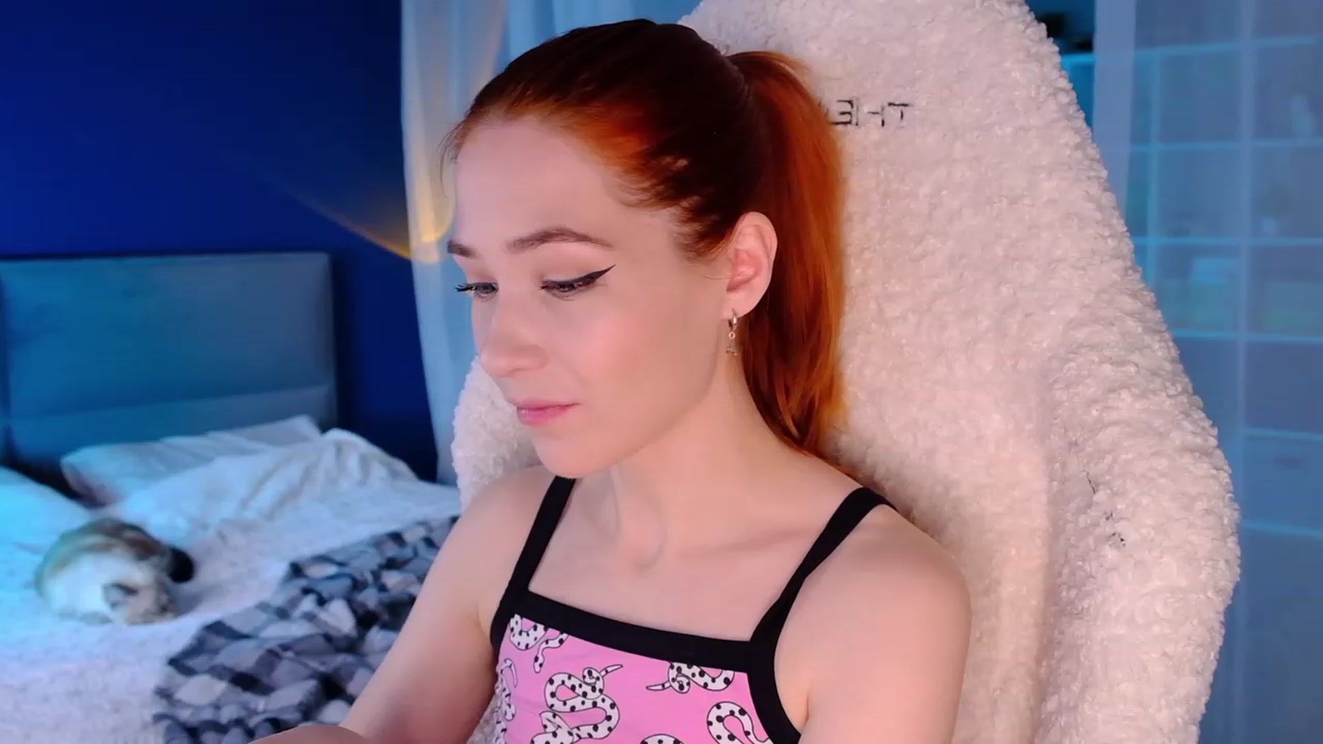 Gallery image thumbnail from JulyRedFox's myfreecams stream on, 06/27/2023, 02:49 image 8 of 20