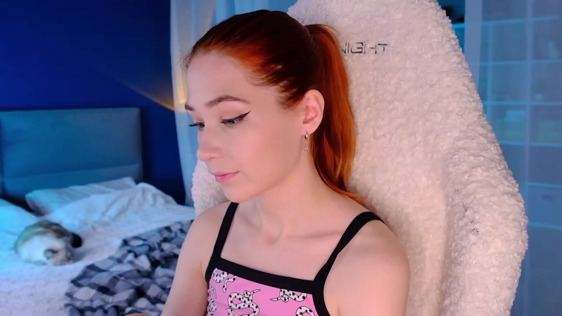 Gallery image thumbnail from JulyRedFox's myfreecams stream on, 06/27/2023, 02:49 image 7 of 20
