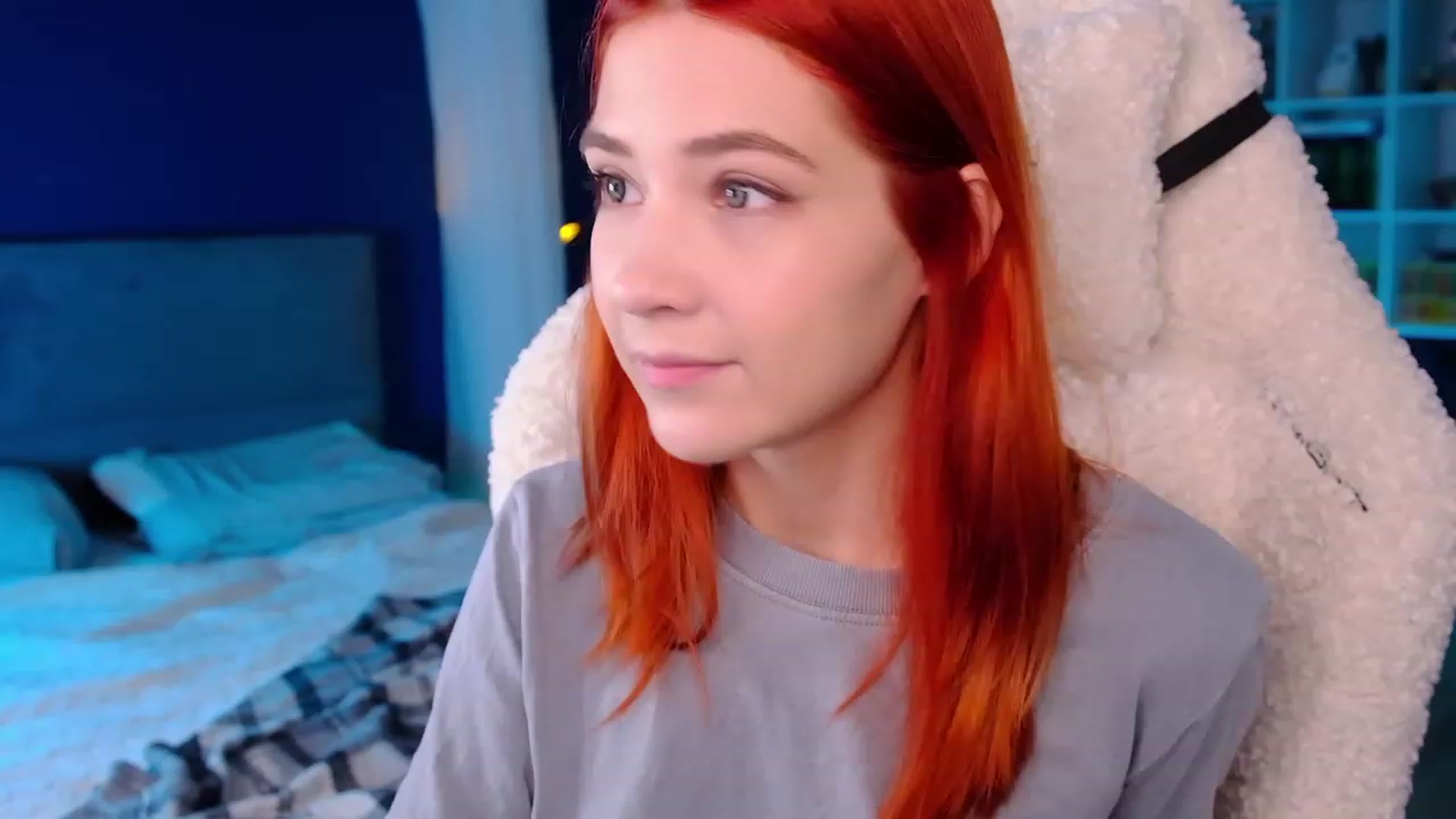 Gallery image thumbnail from JulyRedFox's myfreecams stream on, 08/03/2023, 01:33 image 11 of 20