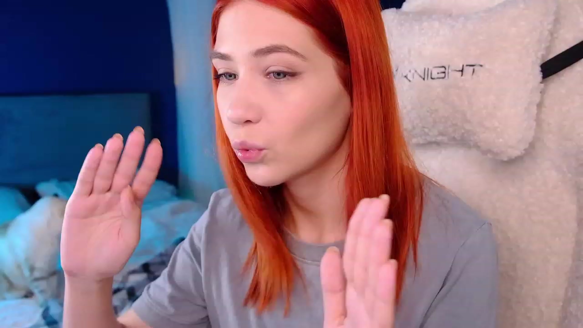 Gallery image thumbnail from JulyRedFox's myfreecams stream on, 08/03/2023, 01:33 image 15 of 20